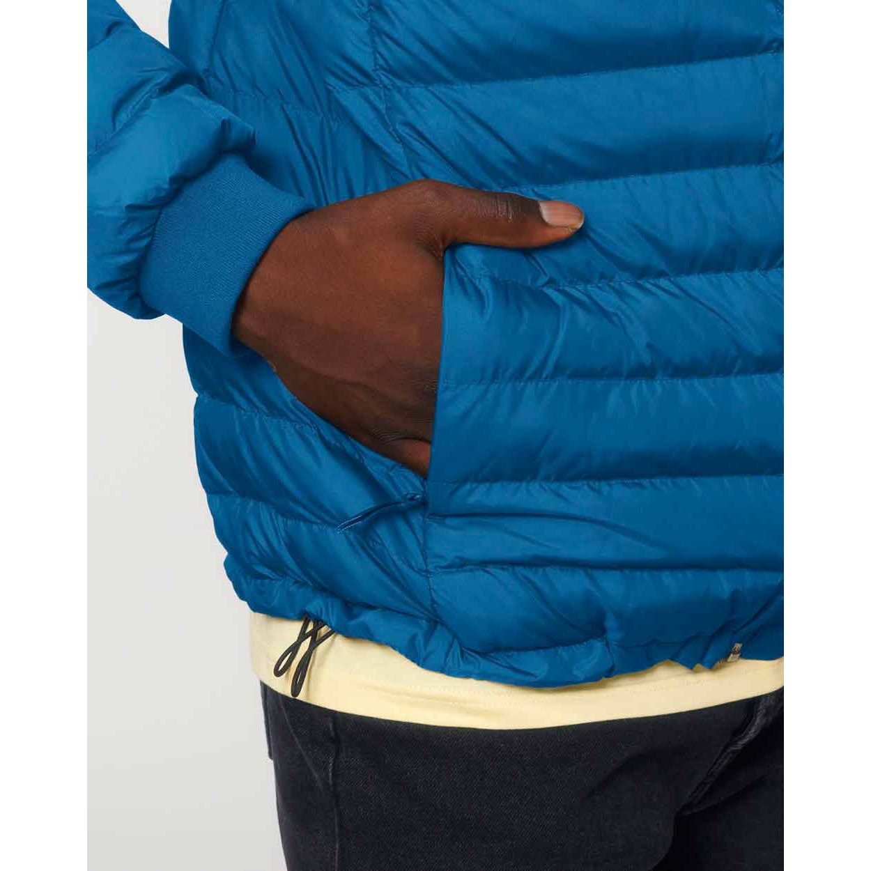 nachhaltige-herren-steppjacke-recycelt_royal_blue_05