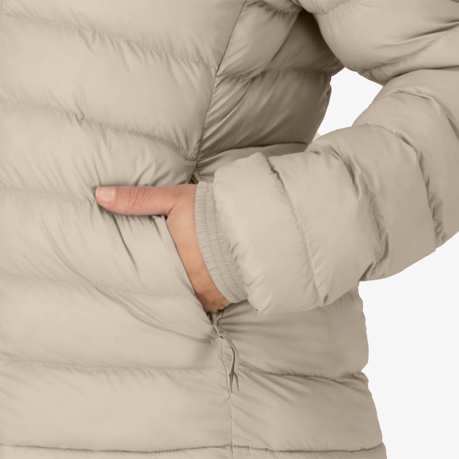 Wattierte Damen-Jacke mit Kaptze– leicht, stylisch & nachhaltig