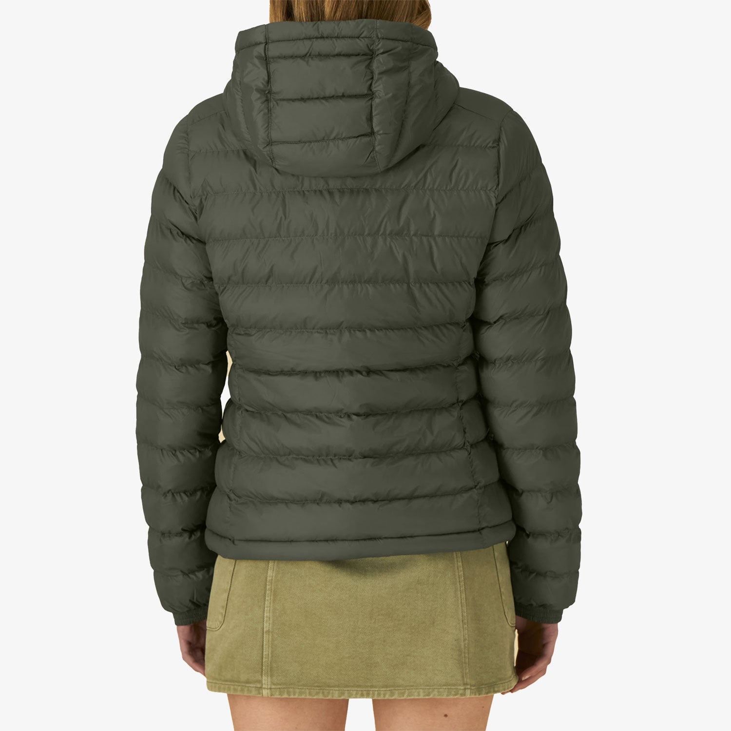 Wattierte Damen-Jacke mit Kaptze– leicht, stylisch & nachhaltig