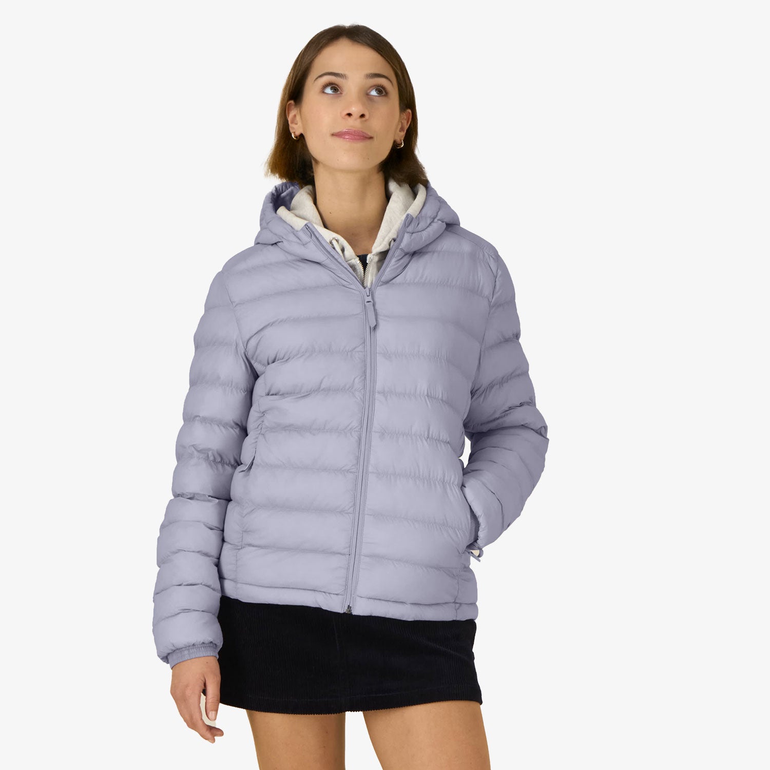 Wattierte Damen-Jacke mit Kaptze– leicht, stylisch & nachhaltig