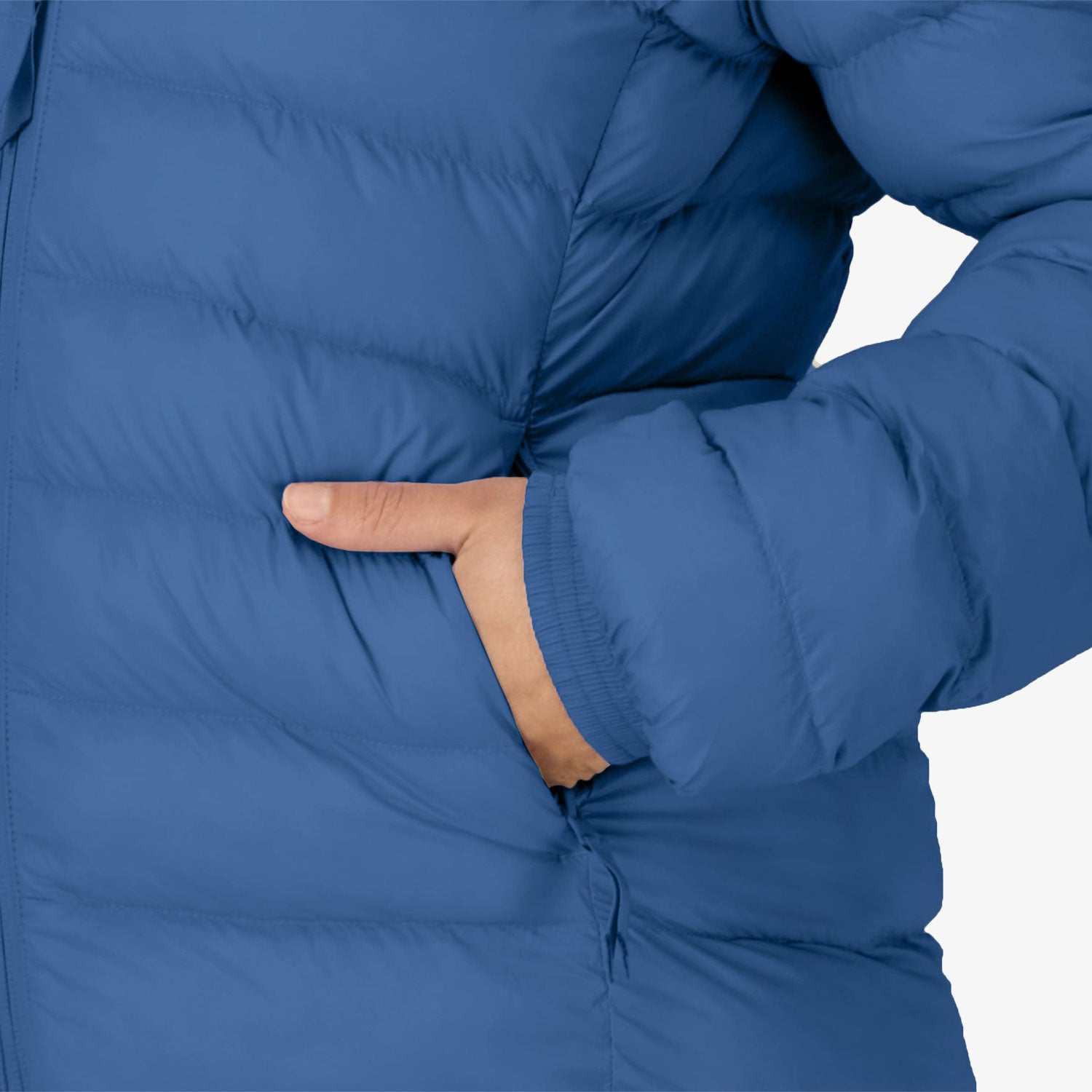 Wattierte Damen-Jacke mit Kaptze– leicht, stylisch & nachhaltig