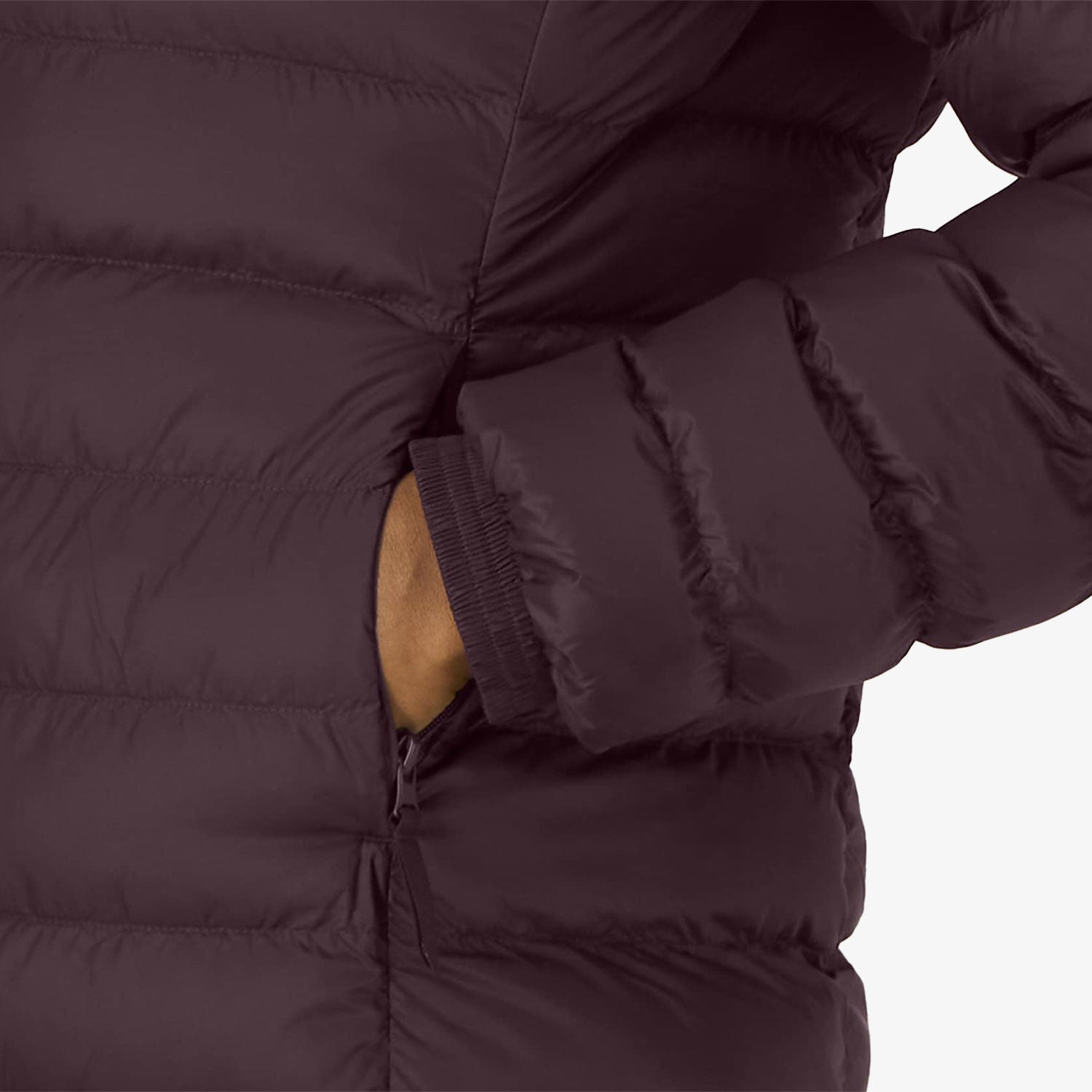 Wattierte Damen-Jacke mit Kaptze– leicht, stylisch & nachhaltig