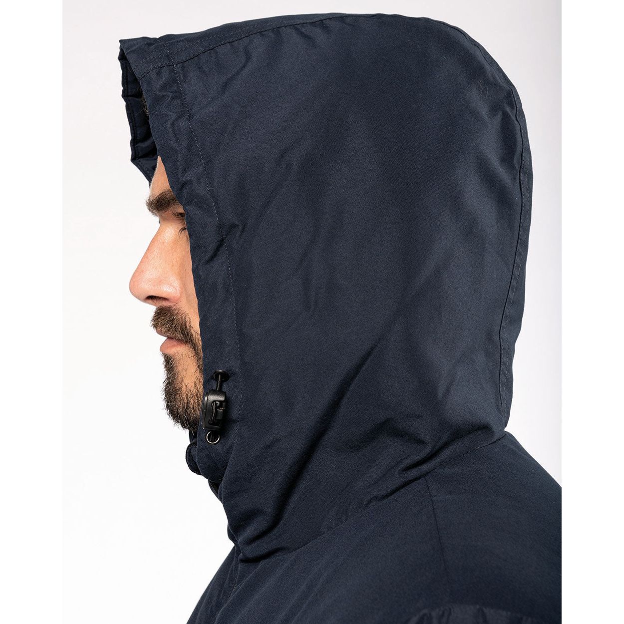 Model04Parker-Regenjacke-Unisex-Wasserabweisend-Winter-Herbst-Recyceltes-Polyester-UEbergangsjacke-Kapuze-Parka-Padded-Stepp-Nachhaltig-Susatinalble-Recycelt