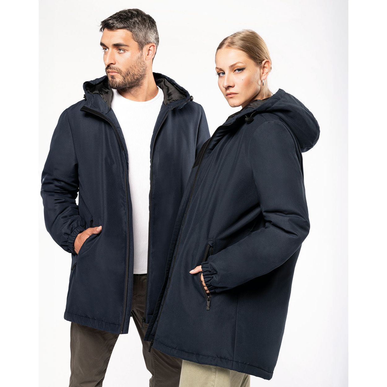 ModelVorschauParker-Regenjacke-Unisex-Wasserabweisend-Winter-Herbst-Recyceltes-Polyester-UEbergangsjacke-Kapuze-Parka-Padded-Stepp-Nachhaltig-Susatinalble-Recycelt