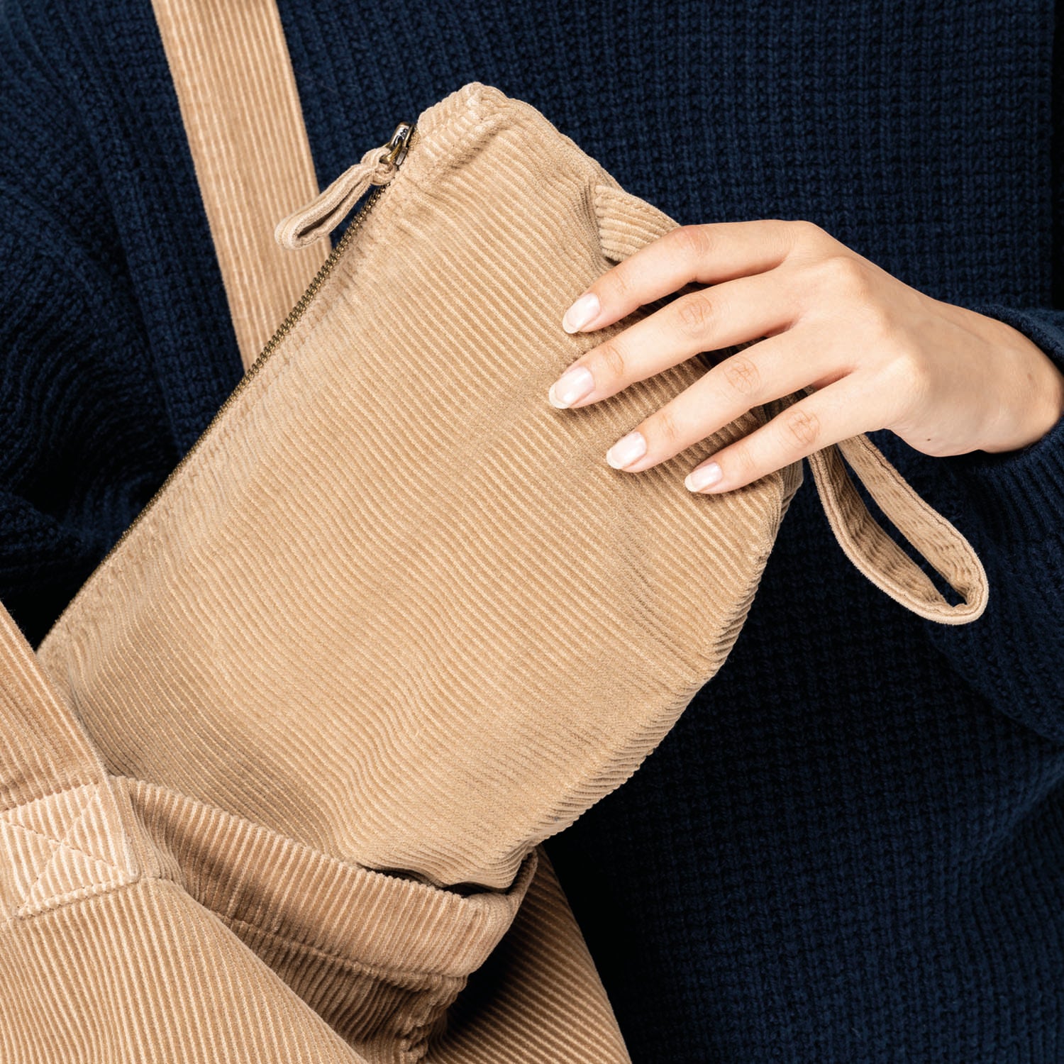 Kleine Kordtasche