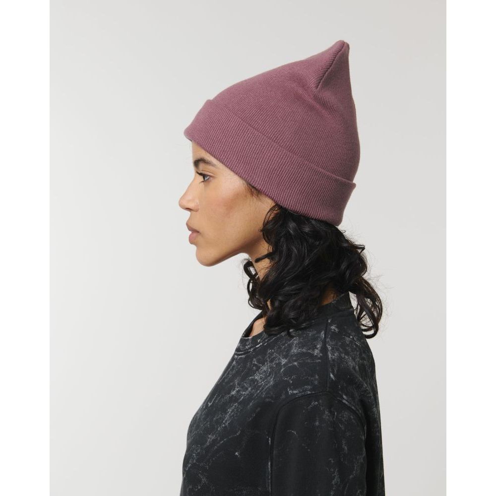 beanie-bio-baumwolle-recyeltes-pet_Rib-Beanie_Hibiscus-Rose_Studio_Front_Detail_5