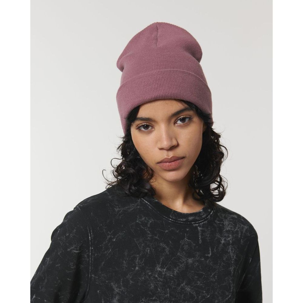 beanie-bio-baumwolle-recyeltes-pet_Rib-Beanie_Hibiscus-Rose_Studio_Front_Main_5