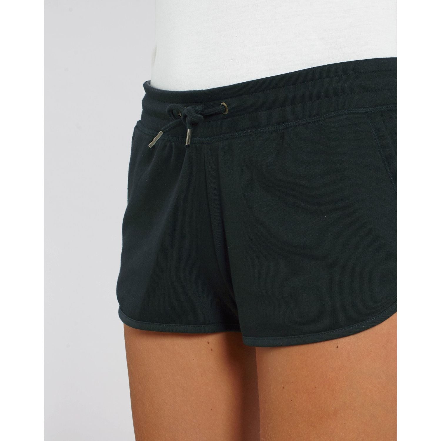 damen-hose-kurz-bio-baumwolle_Stella_Cuts_Black_Studio_Front_Detail_5