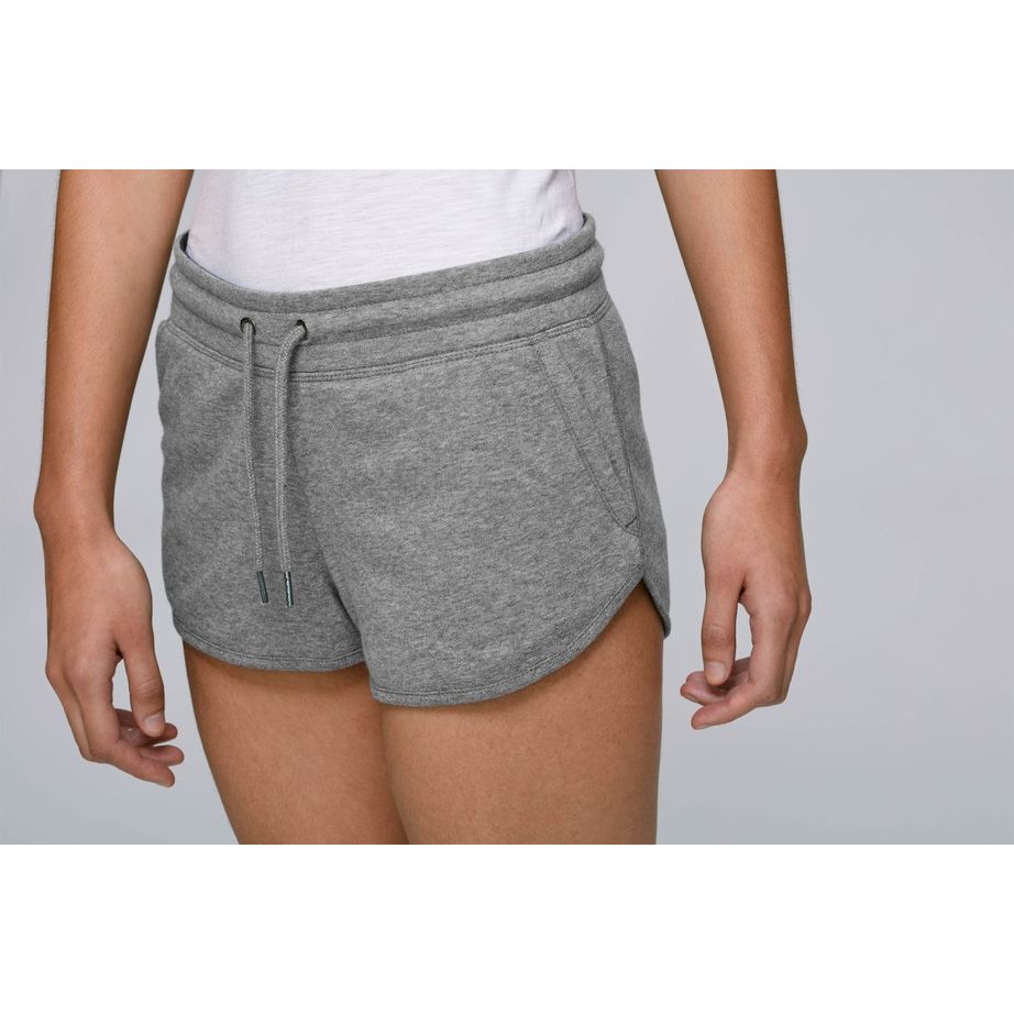 damen-hose-kurz-bio-baumwolle_Stella_Cuts_Mid_Heather_Grey_Studio_Front_Detail_5