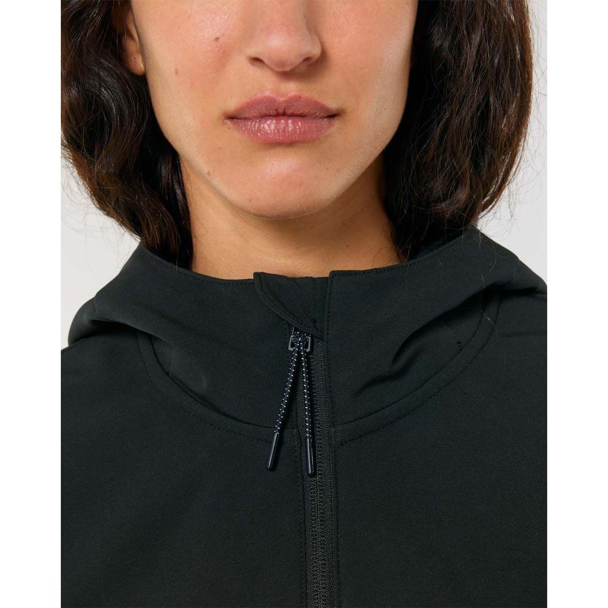damen-softshell-kapuzenjacke-recycelt-black_08
