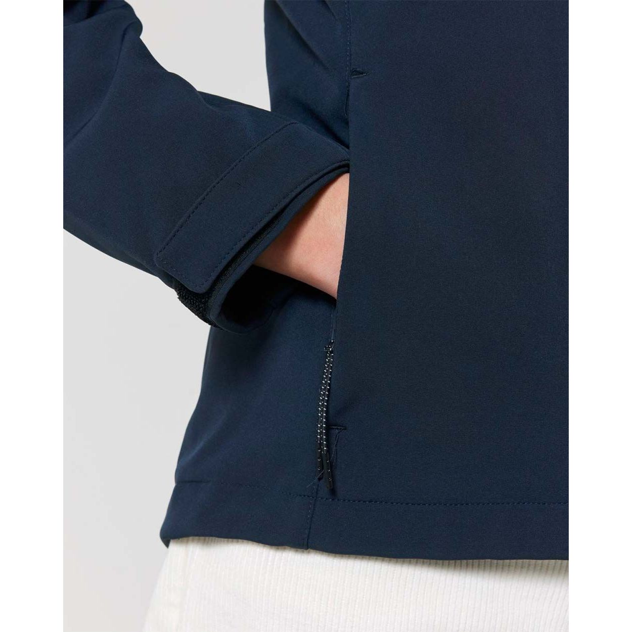 damen-softshell-kapuzenjacke-recycelt-navy_09