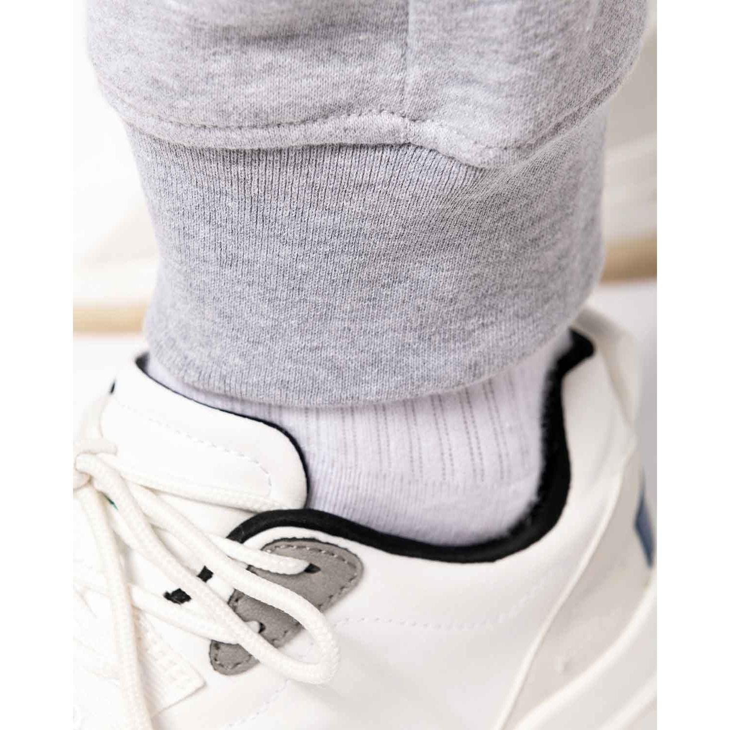 herren-jogginghose-umweltbewusst-nachhaltig-hellgrau-04