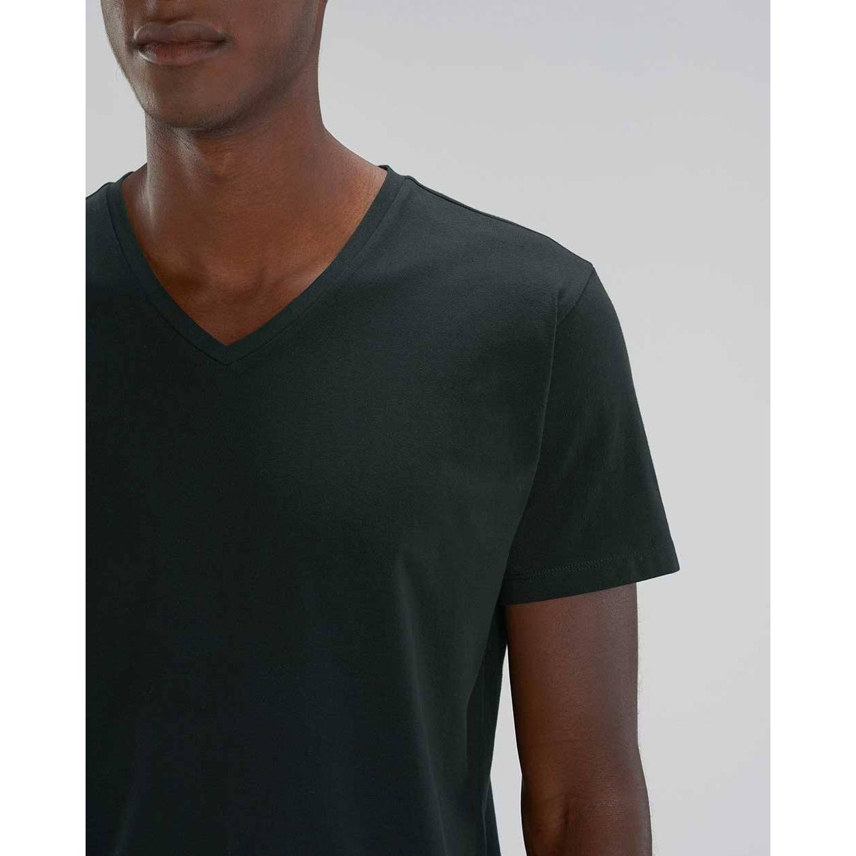 komode-herren-v-tshirt-bio-baumwolle_Black_2