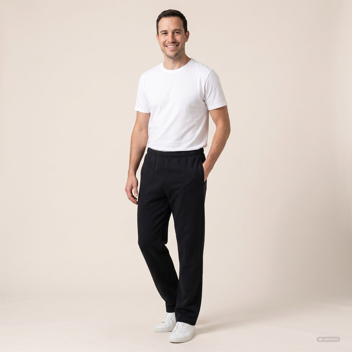 Straight Leg Unisex Jogginghose in Schwarz am Model, Vorderansicht