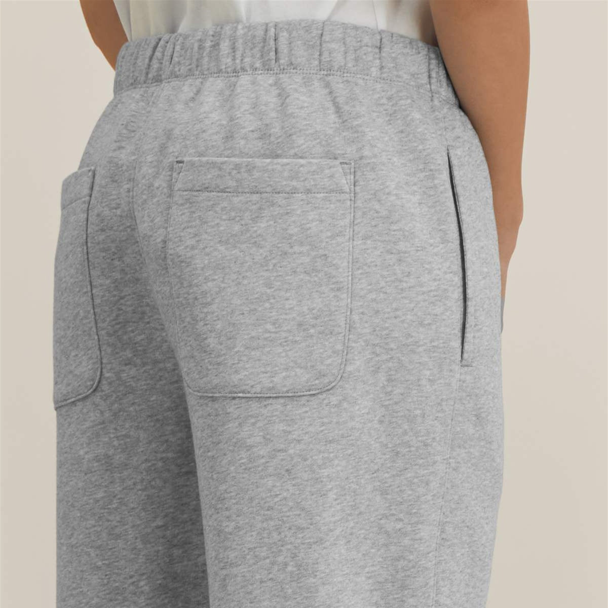 Detail: Stoffstruktur der Jogginghose in Heather Grey