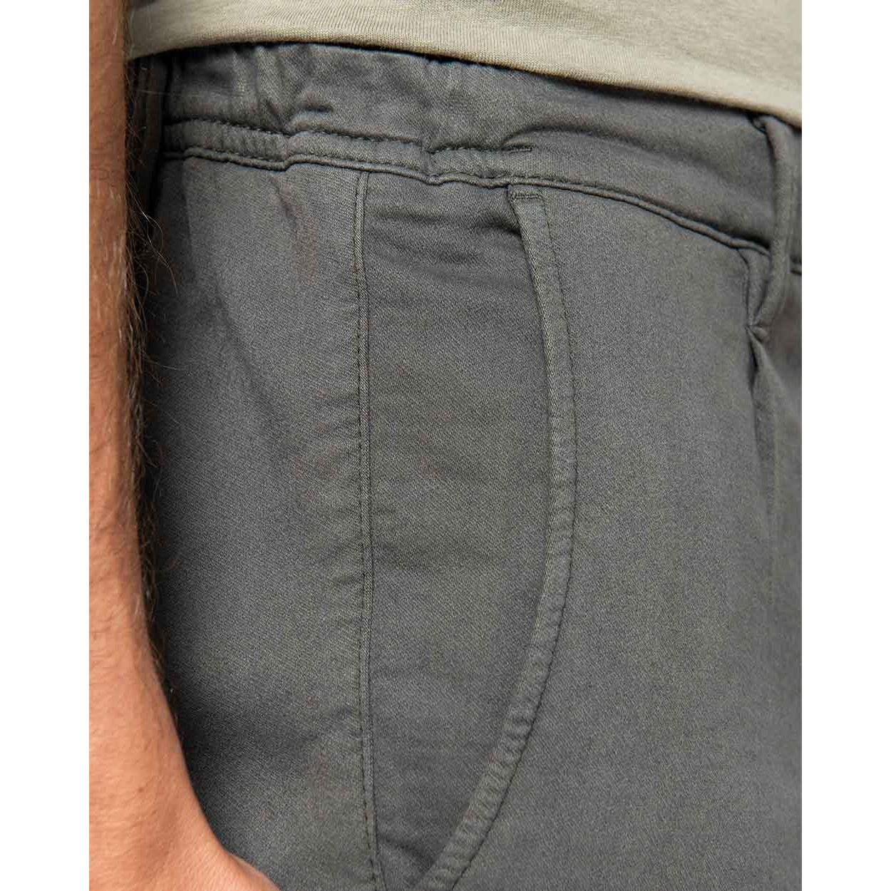 nachhaltige-chinohose-herren-grau_04