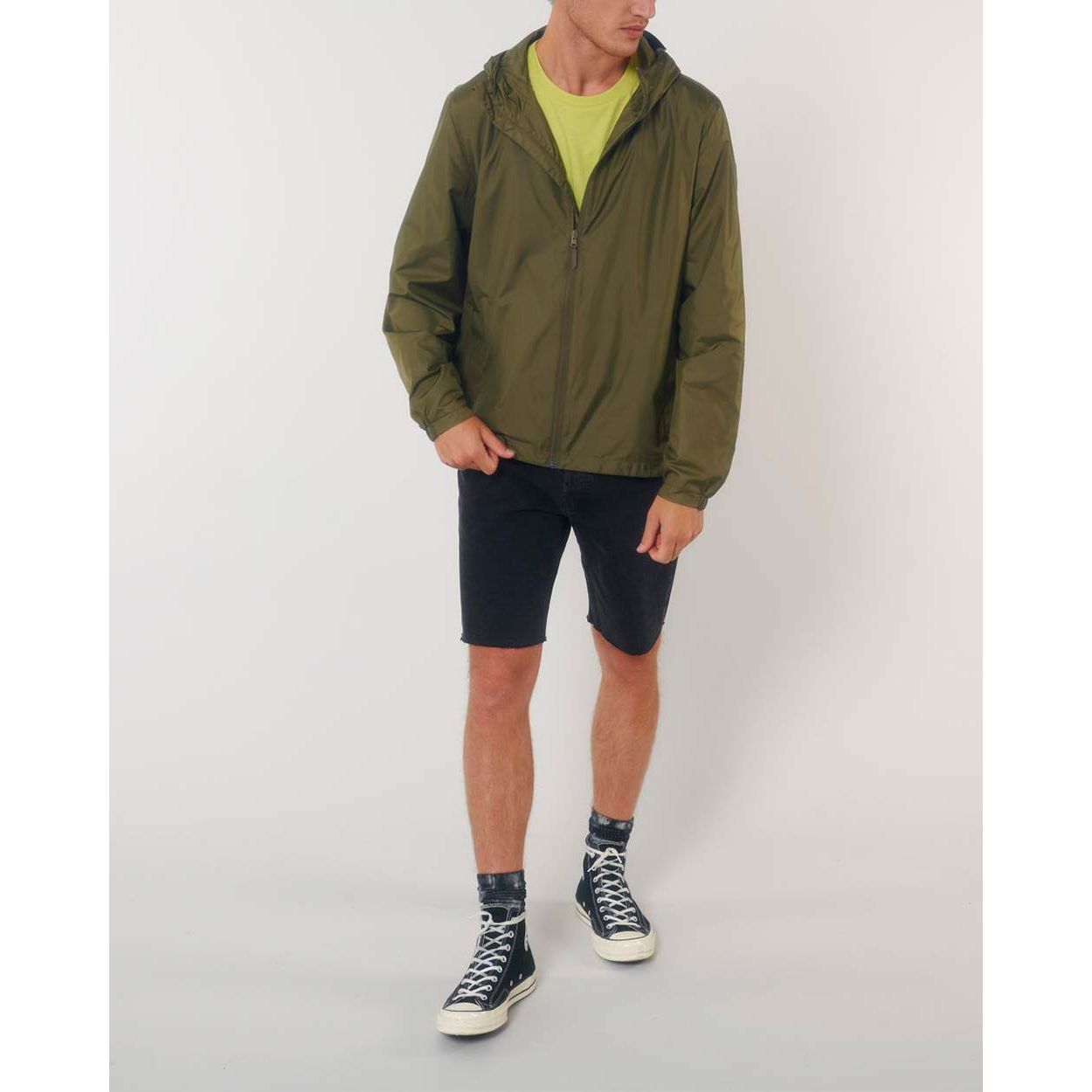 nachhaltige-regenjacke_recyceltes-pet_british_khaki_02