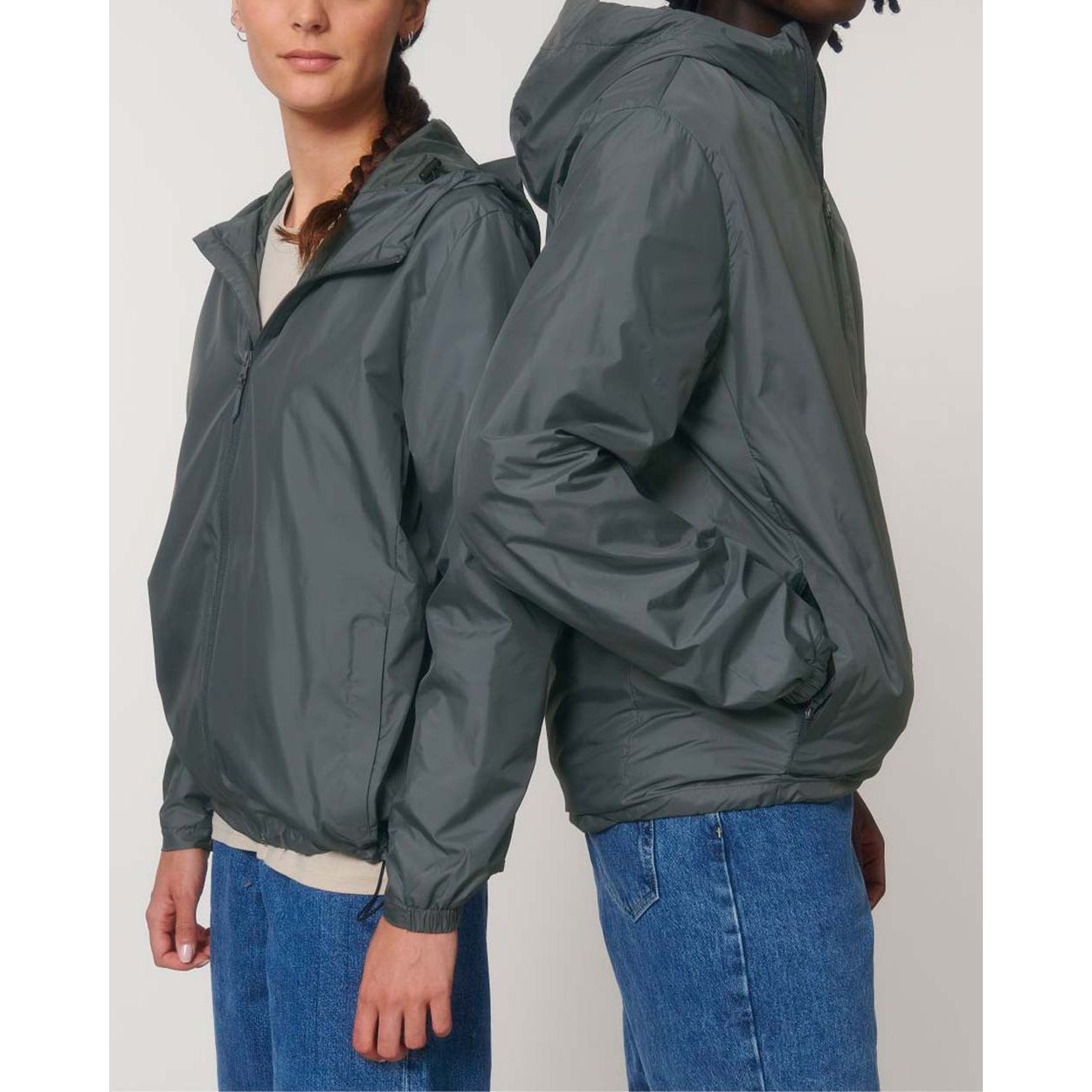 nachhaltige-regenjacke_recyceltes-pet_deep_metali_01