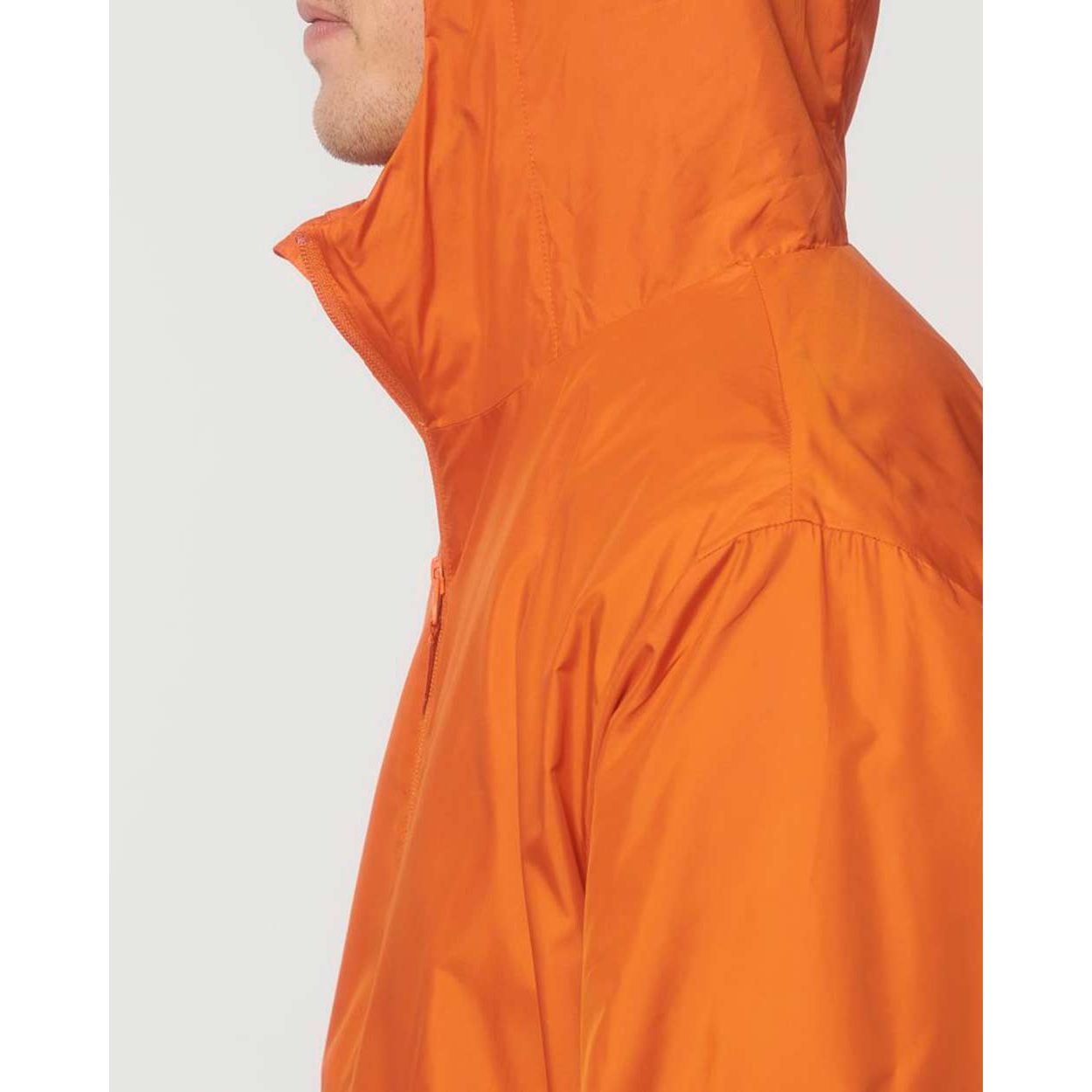 nachhaltige-regenjacke_recyceltes-pet_flame_orange_06