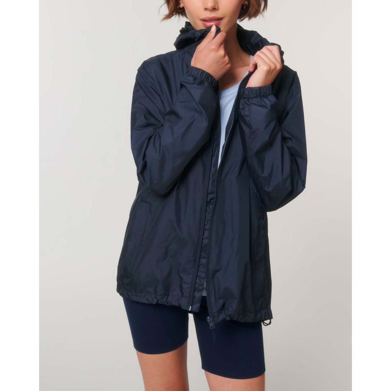 nachhaltige-regenjacke_recyceltes-pet_navy_02