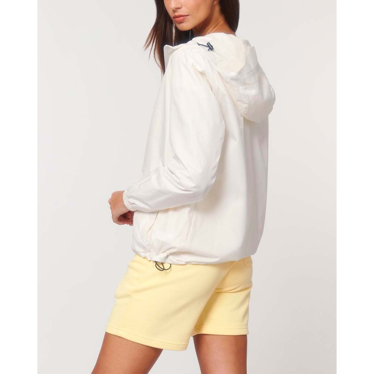 nachhaltige-regenjacke_recyceltes-pet_off_white_03