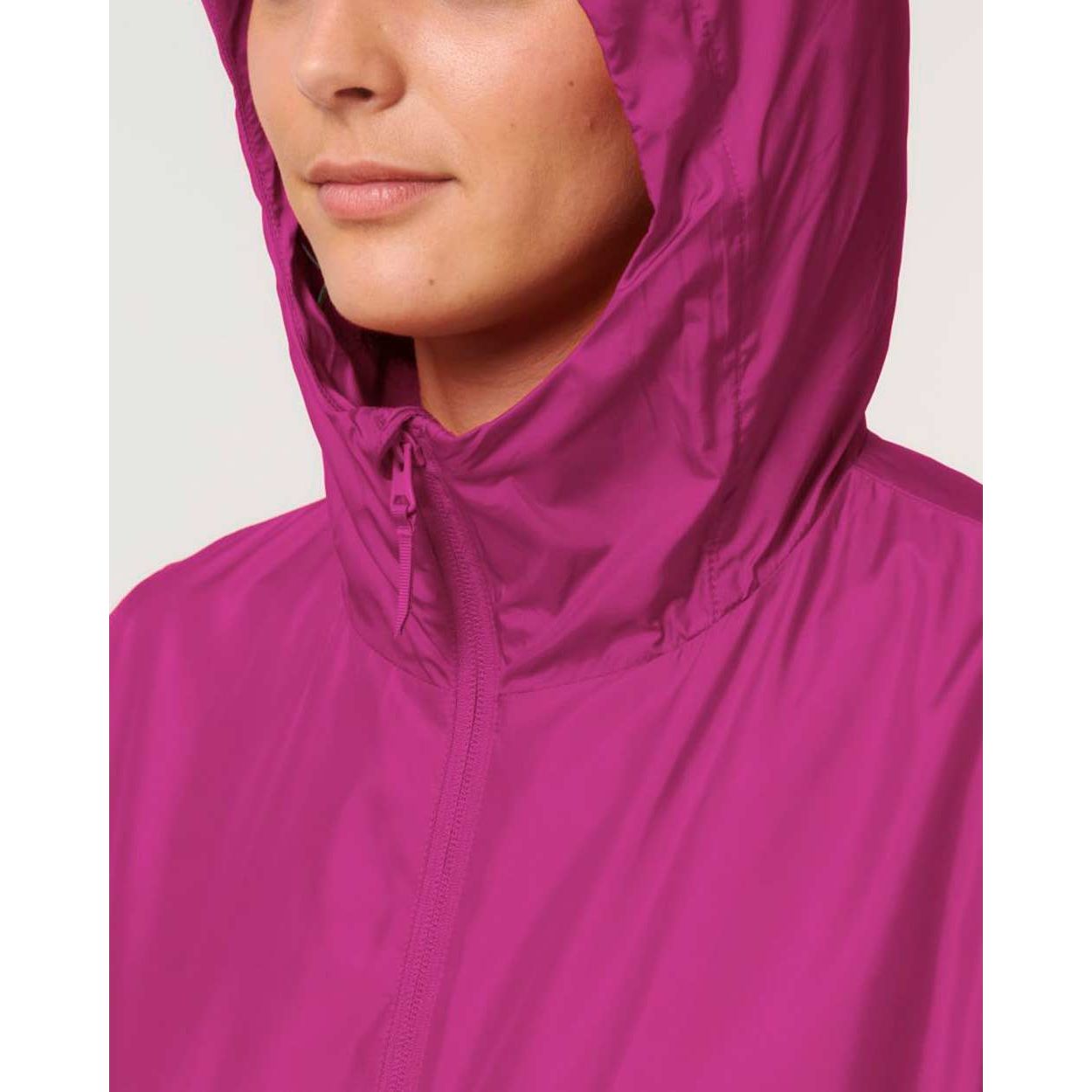 nachhaltige-regenjacke_recyceltes-pet_orchid_flower_07