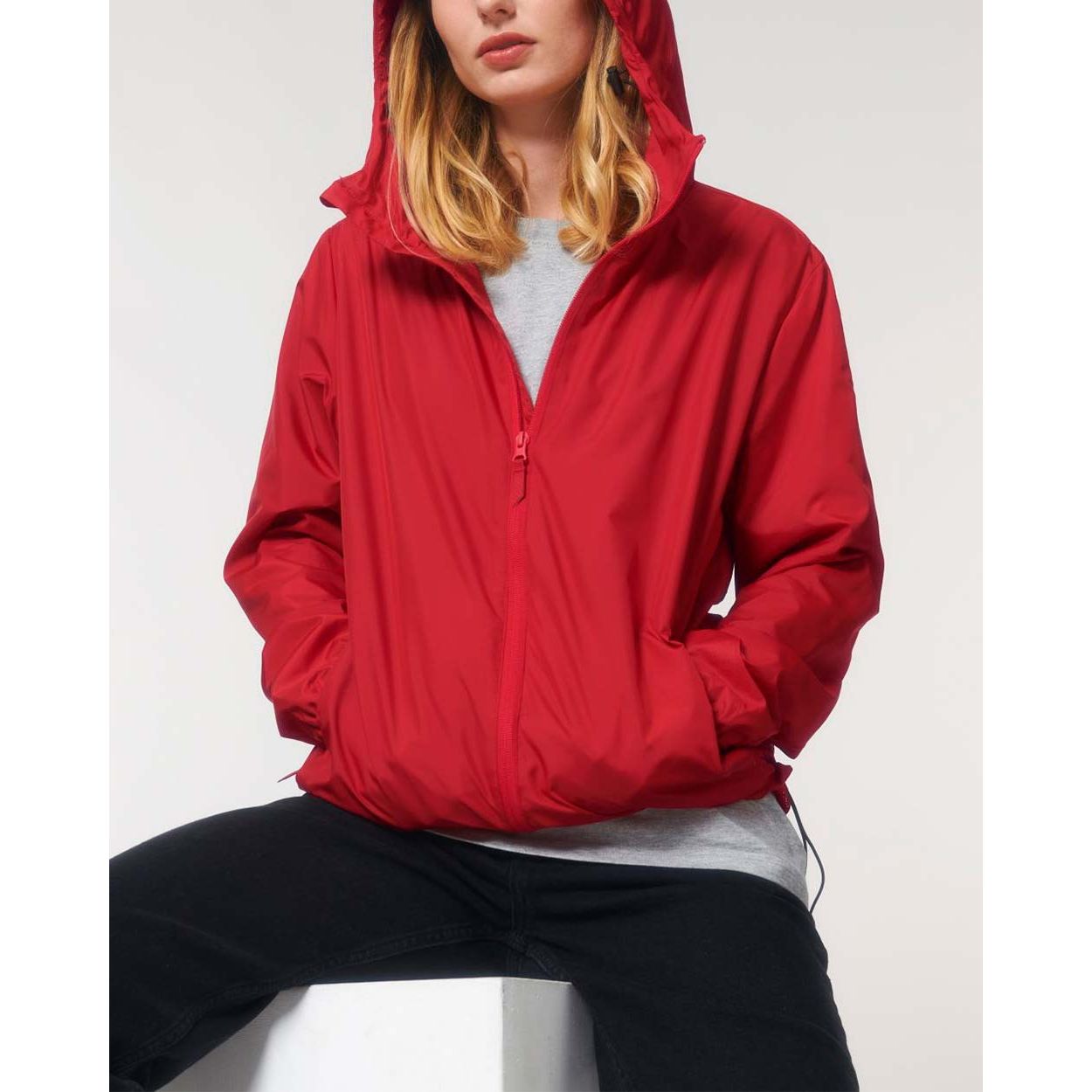 nachhaltige-regenjacke_recyceltes-pet_red_02