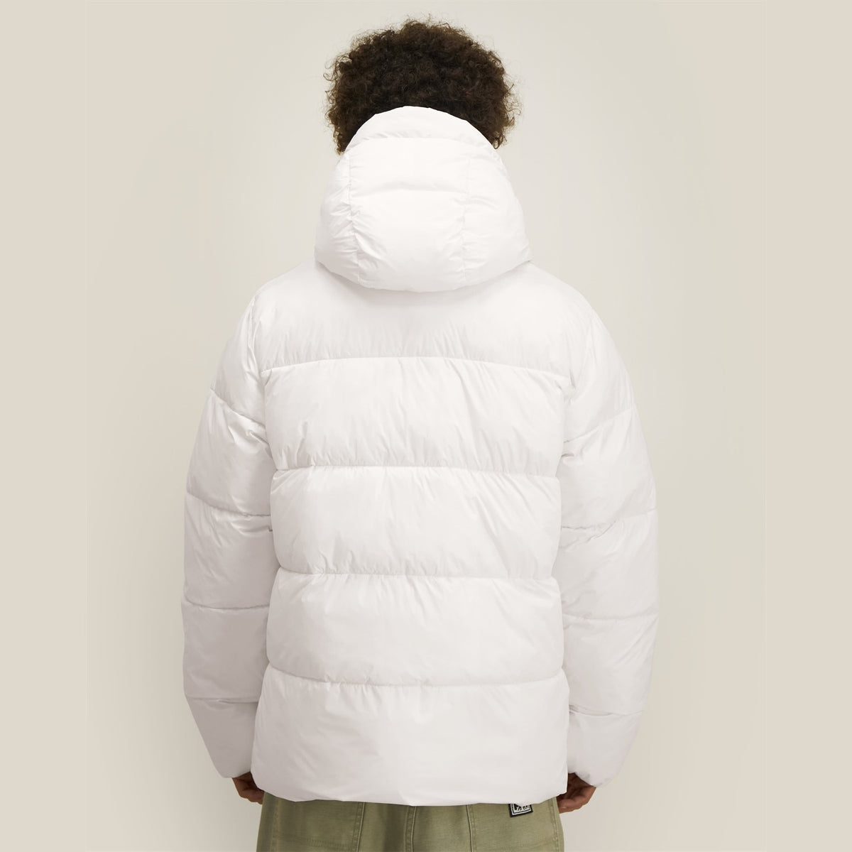 Unisex Pufferjacke Off White – Rückansicht