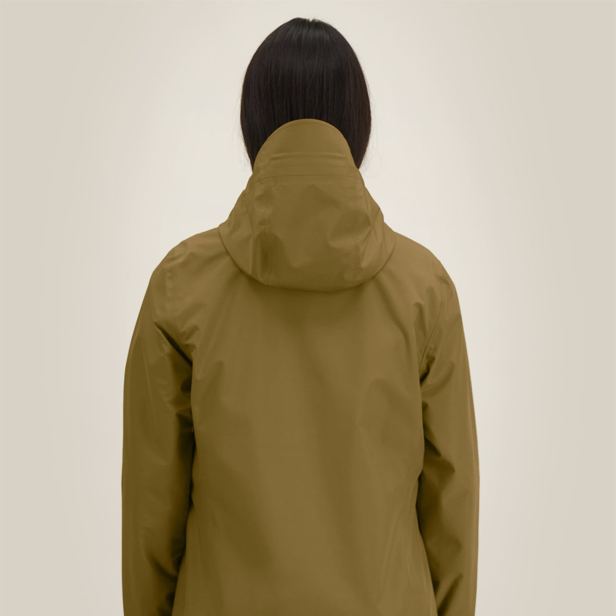 Damen Regenjacke Bronze, Rückansicht mit längerem Rückenschnitt