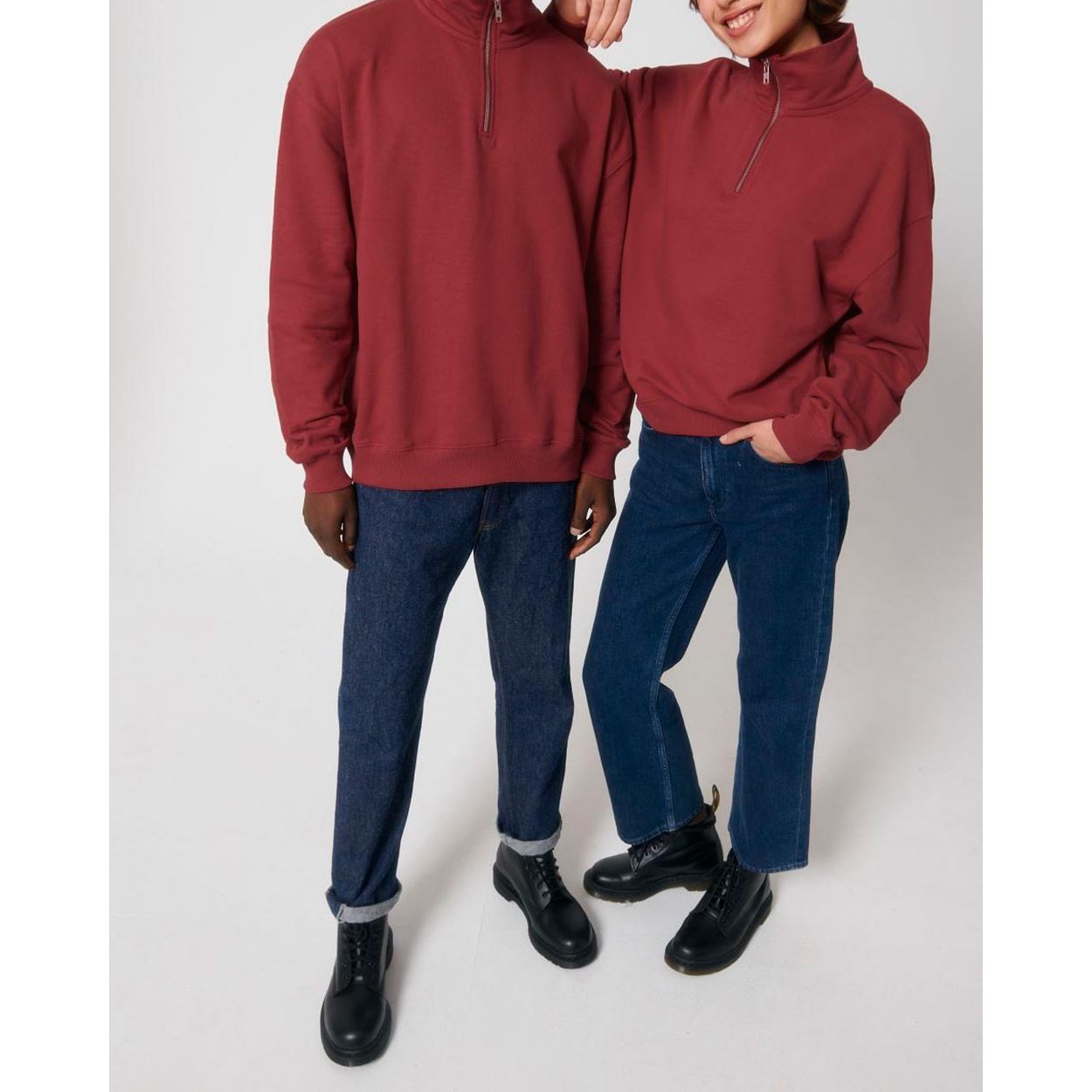 unisex-sweatshirt-oversized-mit-reissverschluss_earth-red01