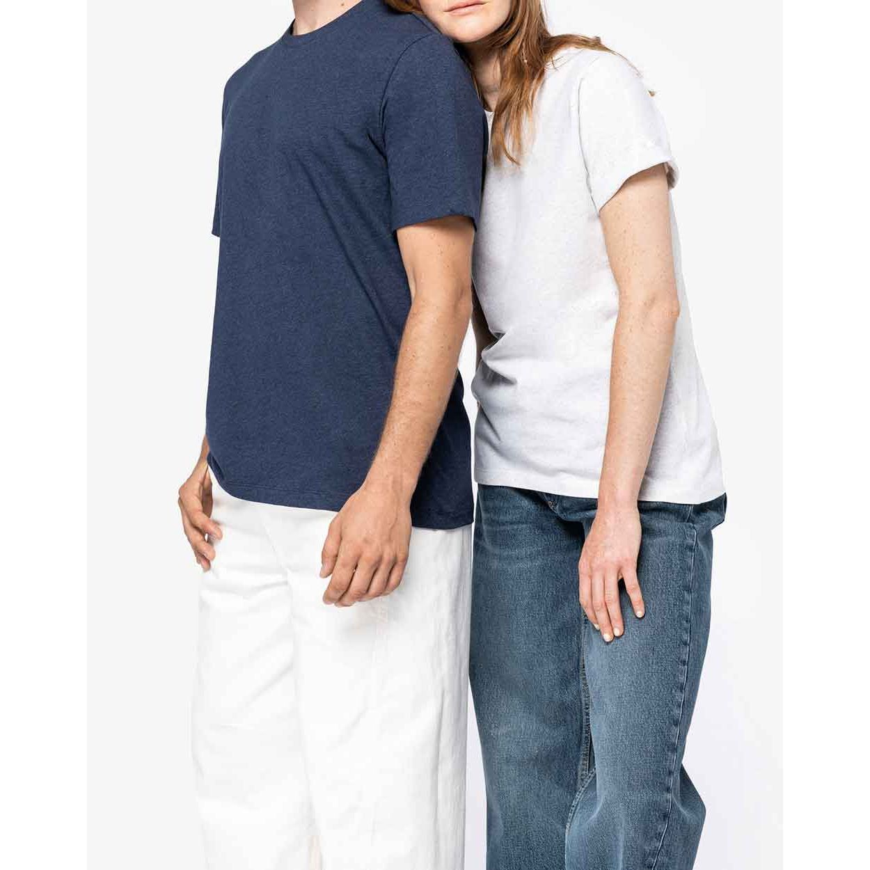 unisex-t-shirt-recycelt-blau_01