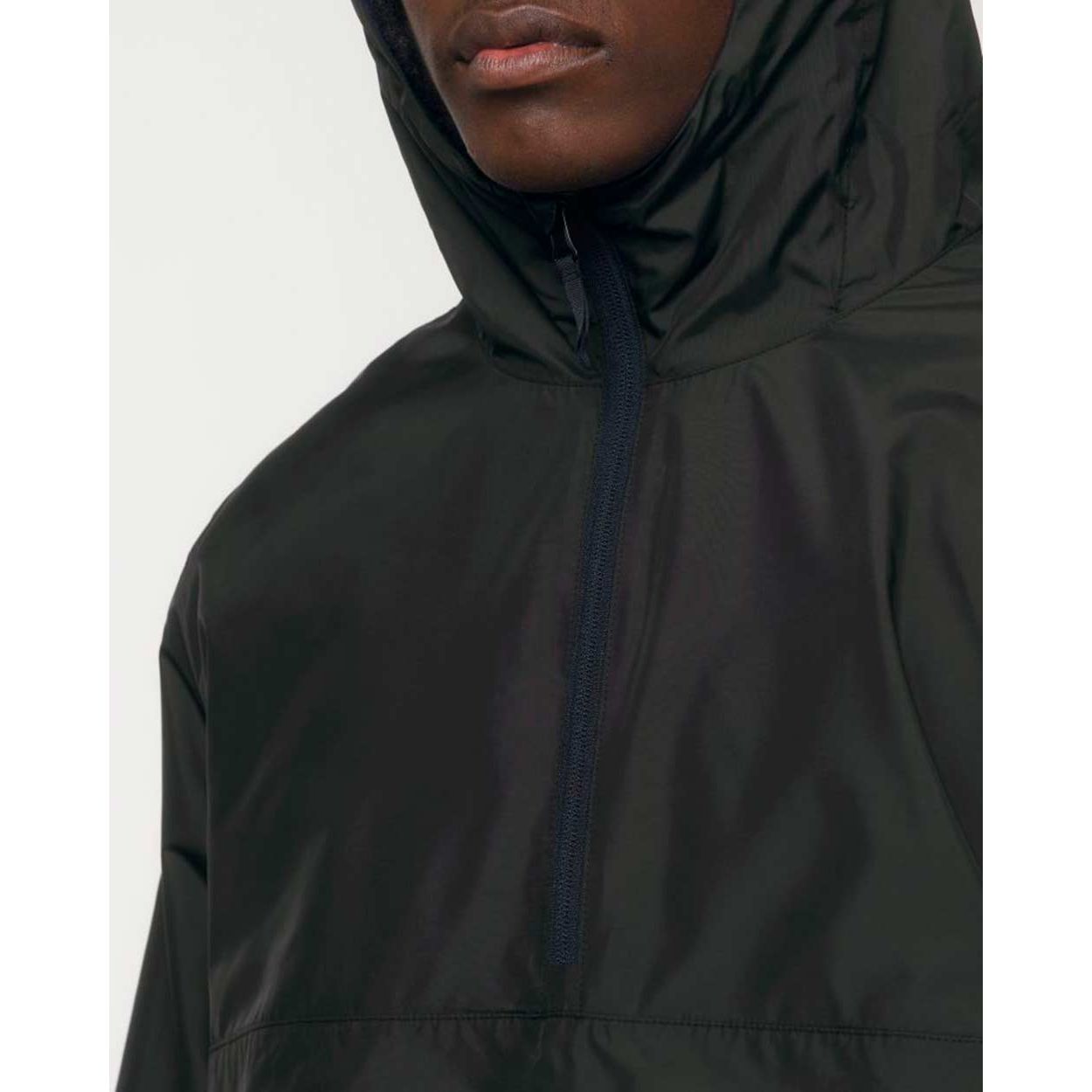 nachhaltige-ueberzieh-regenjacke-recycelt-black_07