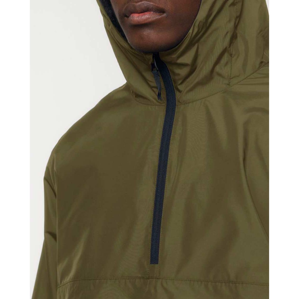 nachhaltige-ueberzieh-regenjacke-recycelt-british_khaki_07