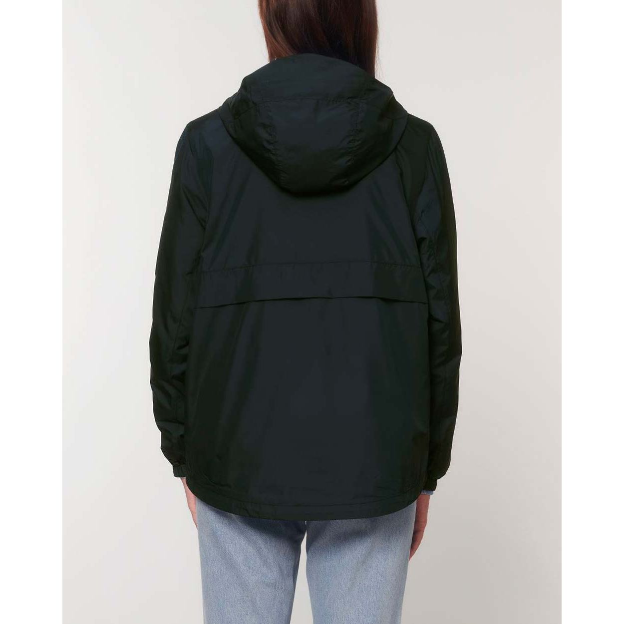 nachhaltige-ueberzieh-regenjacke-recycelt-black_12
