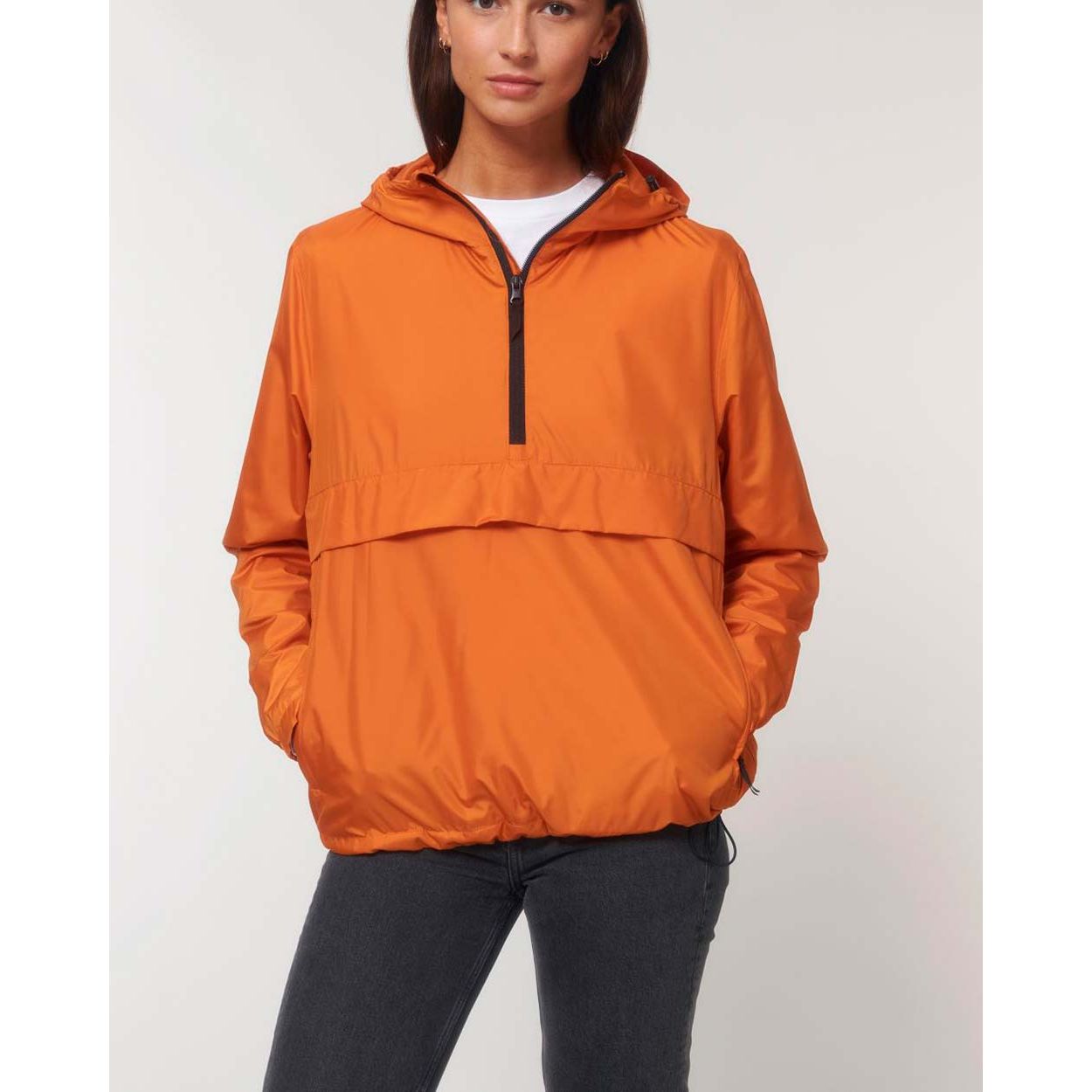 nachhaltige-ueberzieh-regenjacke-recycelt-flame_orange_04