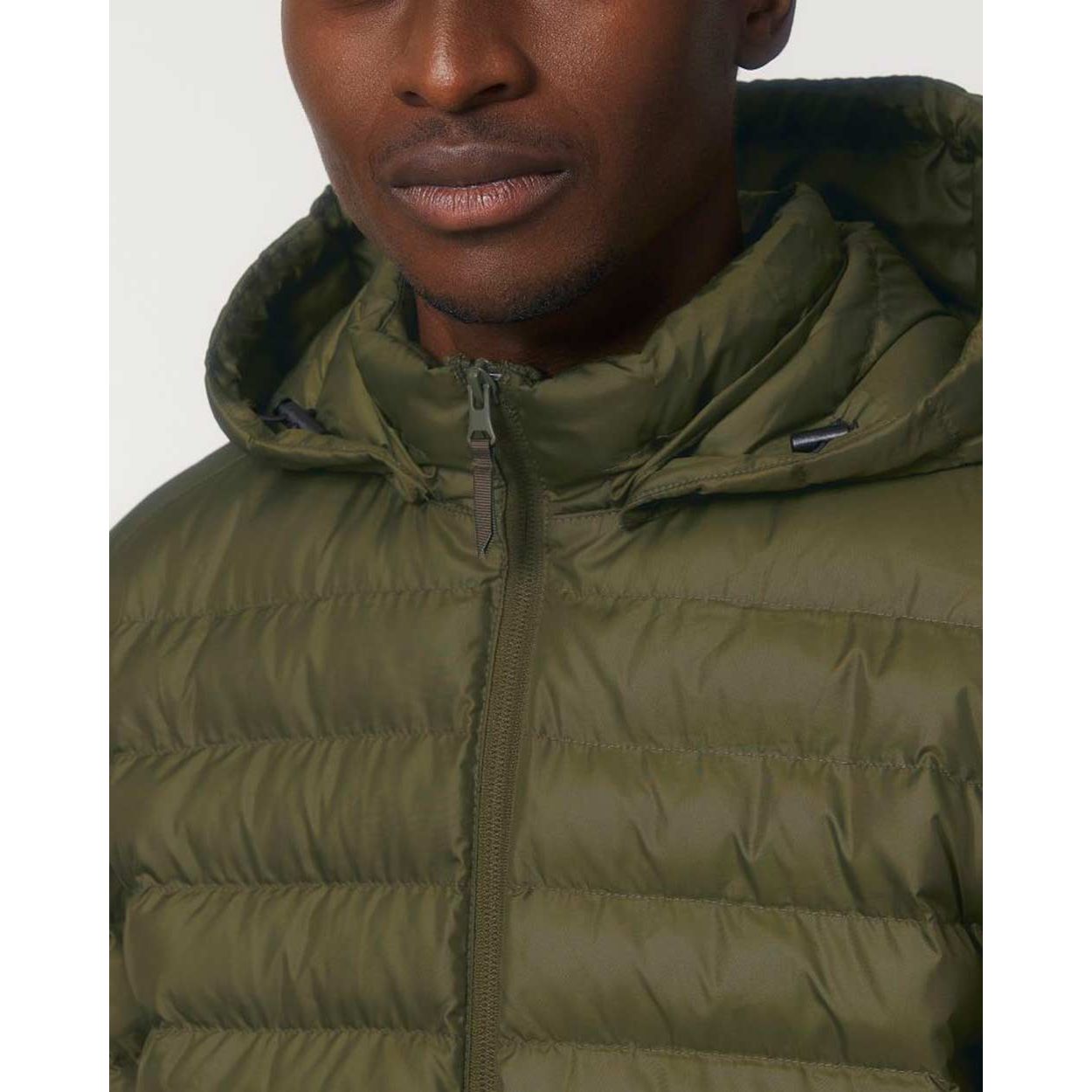 nachhaltige-herren-steppjacke-recycelt_british_khaki_04