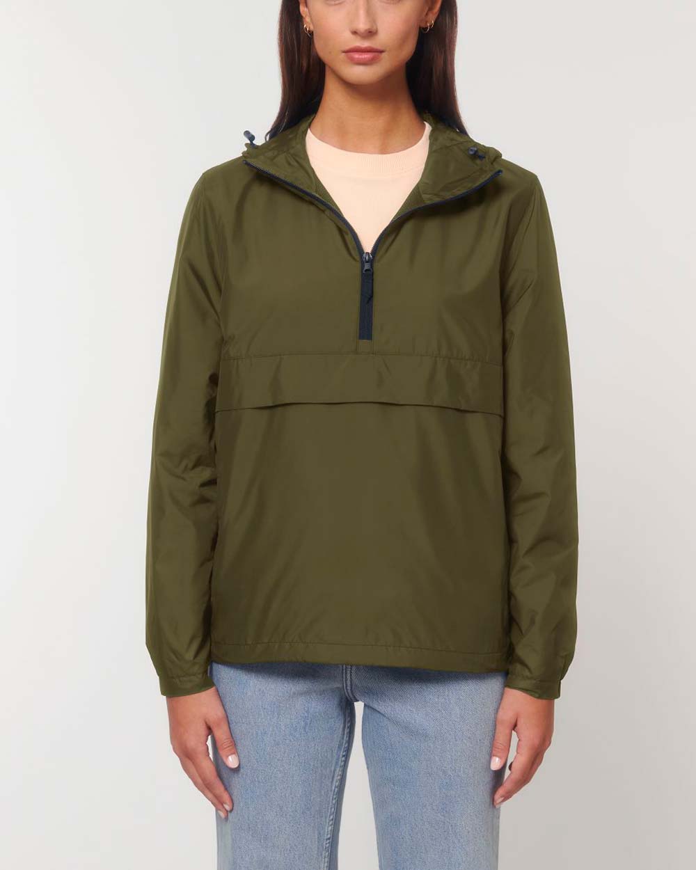 nachhaltige-ueberzieh-regenjacke-recycelt-british_khaki_05