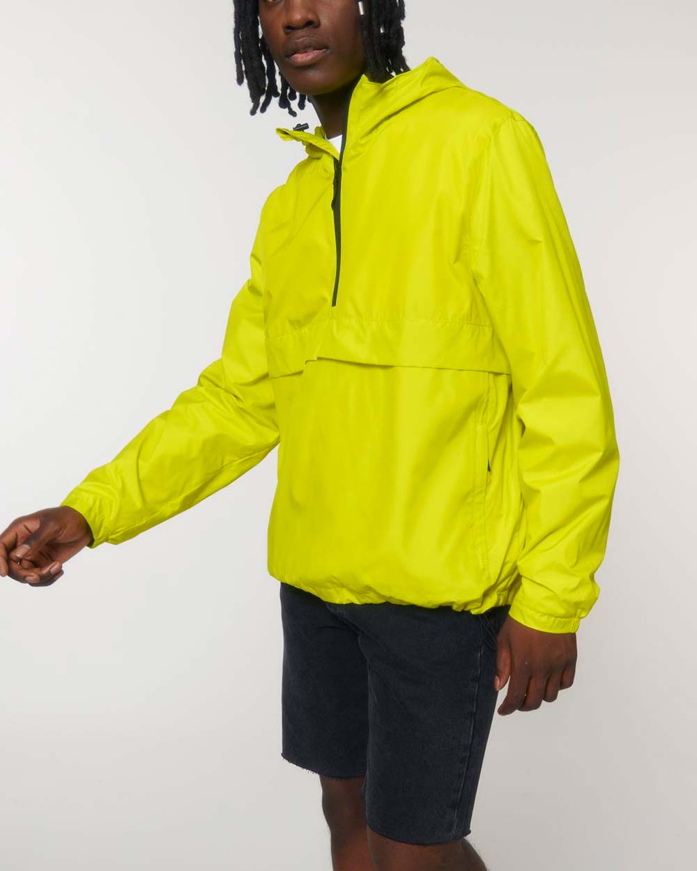 nachhaltige-ueberzieh-regenjacke-recycelt-lime_flash_01