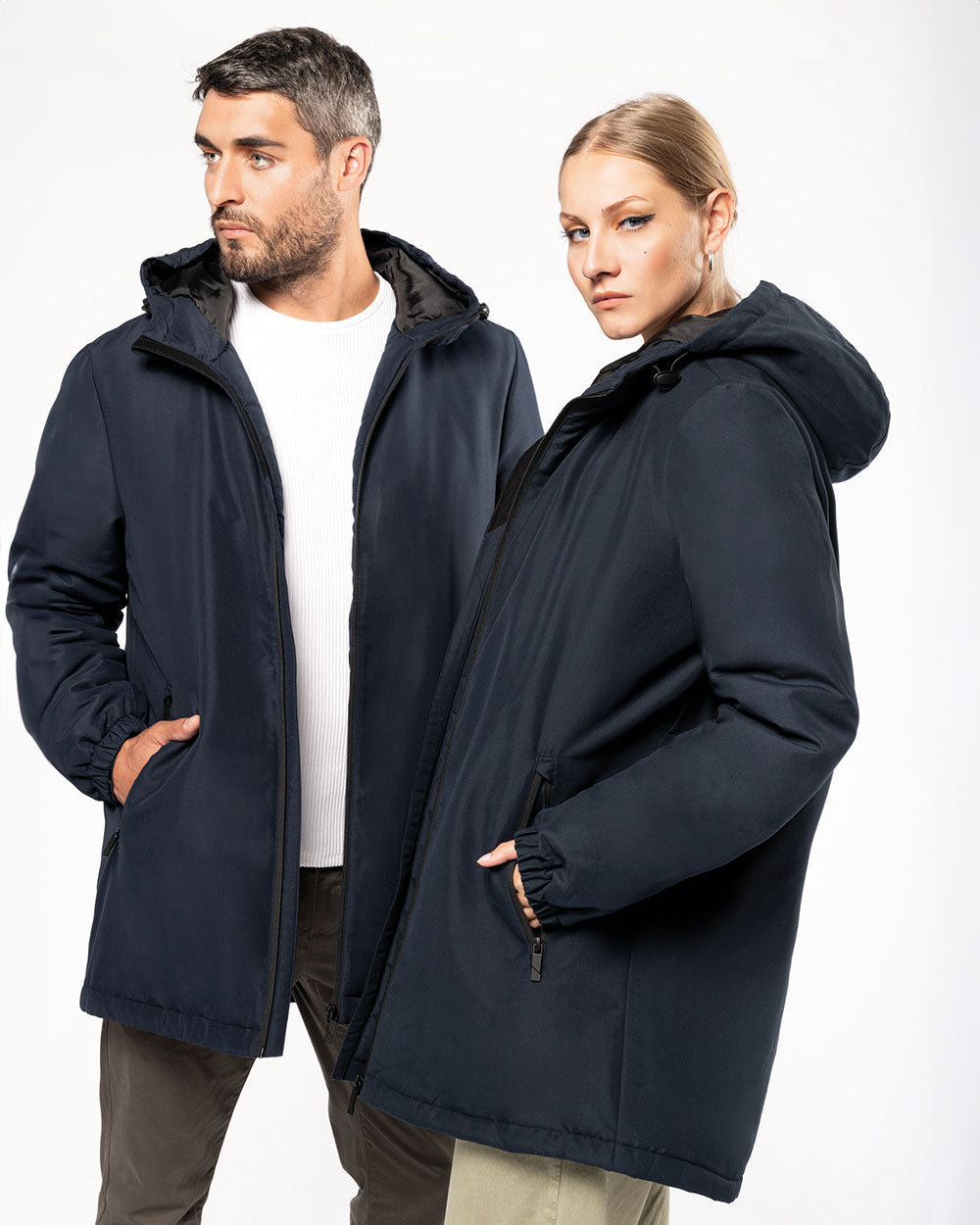 ModelVorschauParker-Regenjacke-Unisex-Wasserabweisend-Winter-Herbst-Recyceltes-Polyester-UEbergangsjacke-Kapuze-Parka-Padded-Stepp-Nachhaltig-Susatinalble-Recycelt