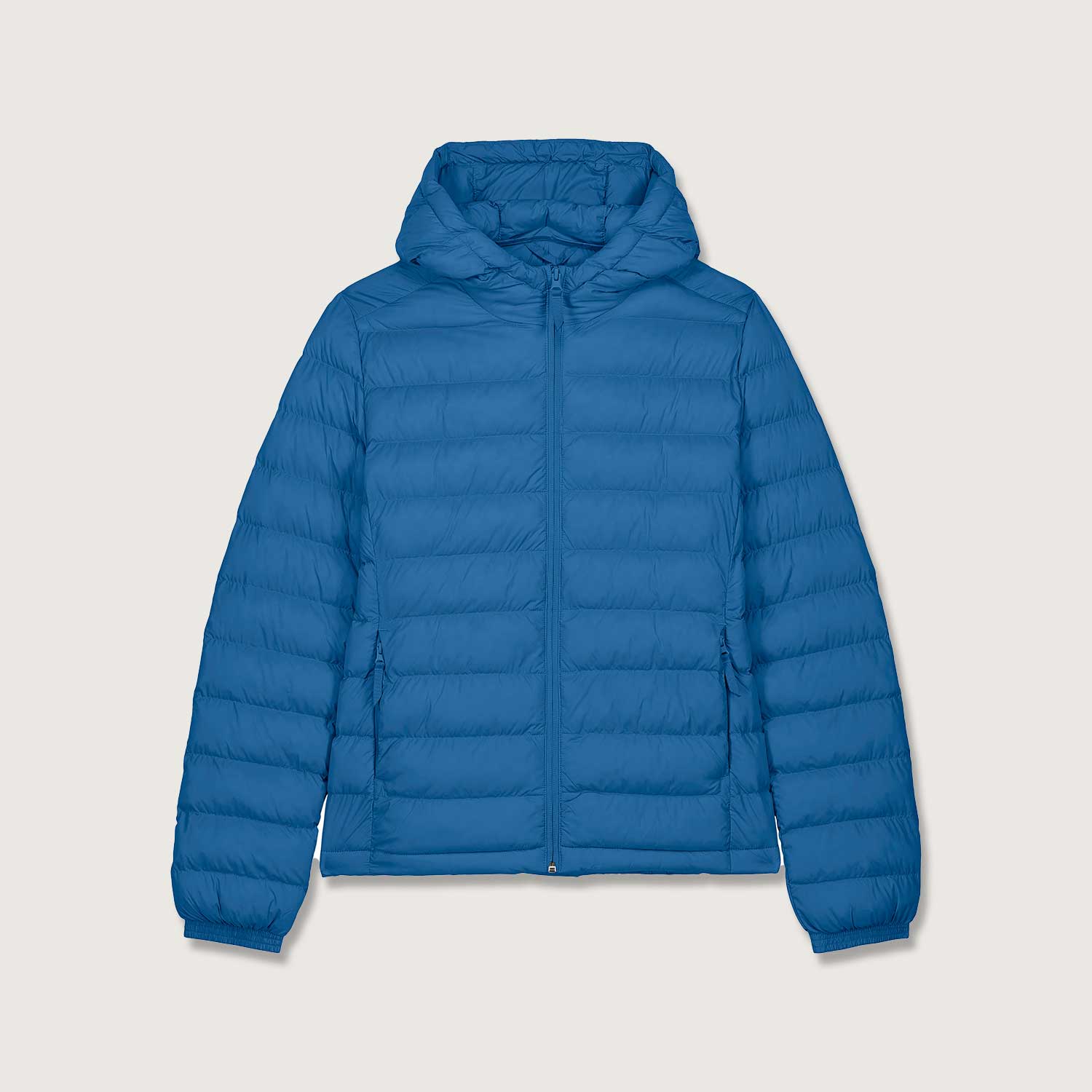 Wattierte Damen-Jacke mit Kaptze– leicht, stylisch & nachhaltig