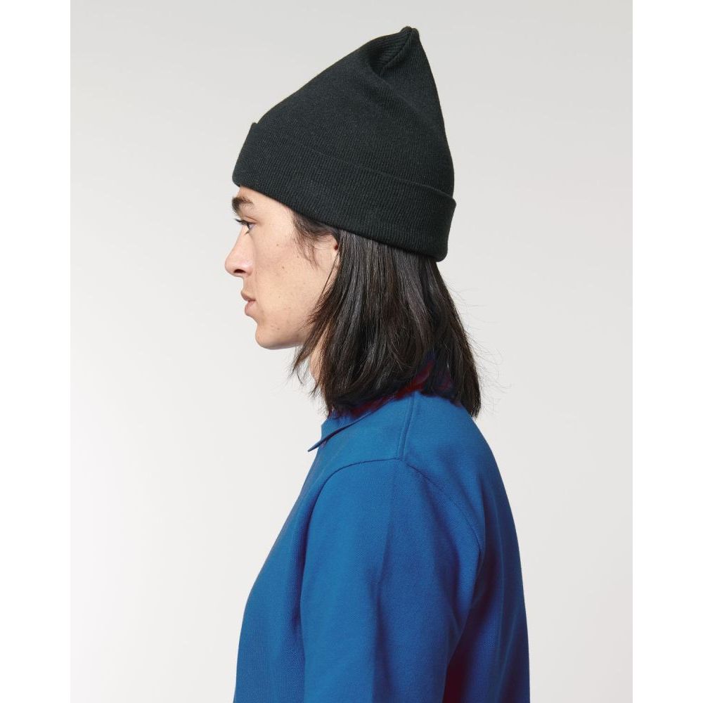 beanie-bio-baumwolle-recyeltes-pet_Rib-Beanie_Black_Studio_Front_Detail_0