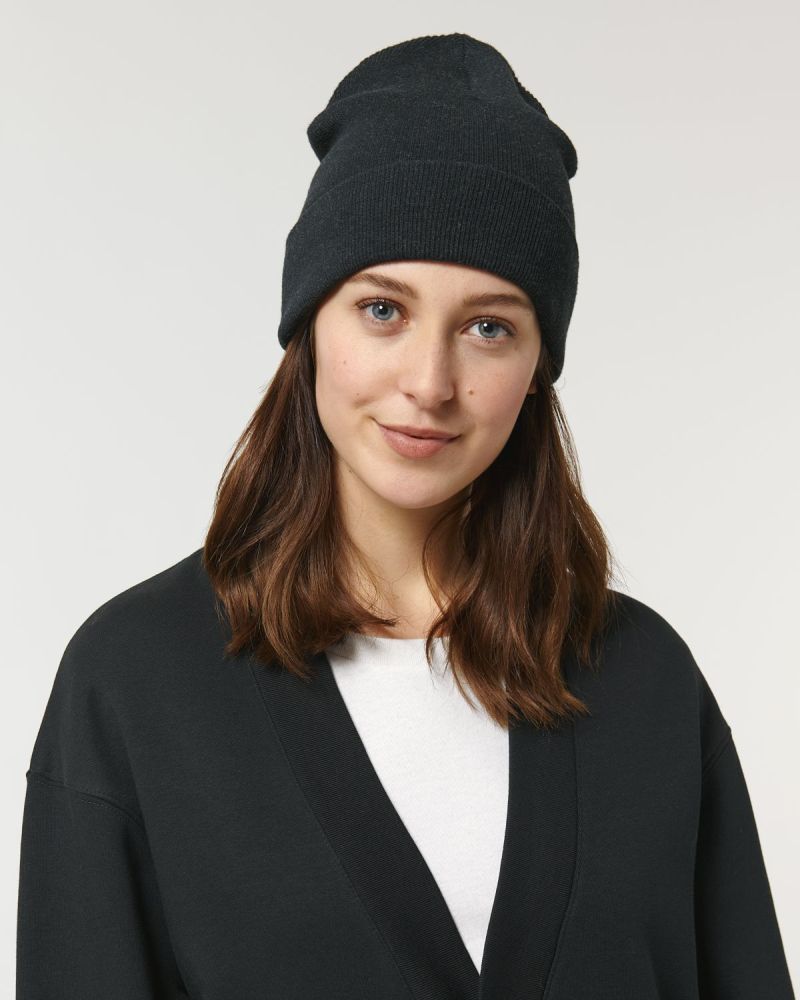 beanie-bio-baumwolle-recyeltes-pet_Rib-Beanie_Black_Studio_Front_Main_5