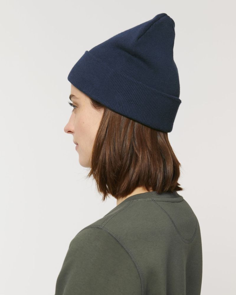 beanie-bio-baumwolle-recyeltes-pet_Rib-Beanie_French-Navy_Studio_Front_Detail_5