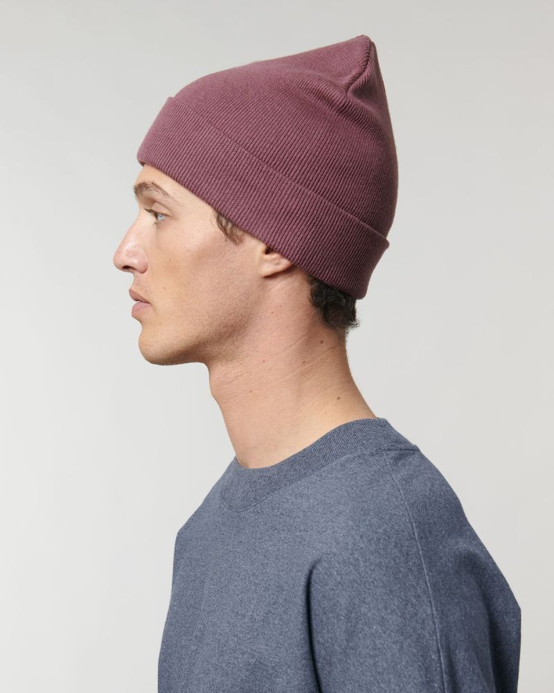 beanie-bio-baumwolle-recyeltes-pet_Rib-Beanie_Hibiscus-Rose_Studio_Front_Detail_0