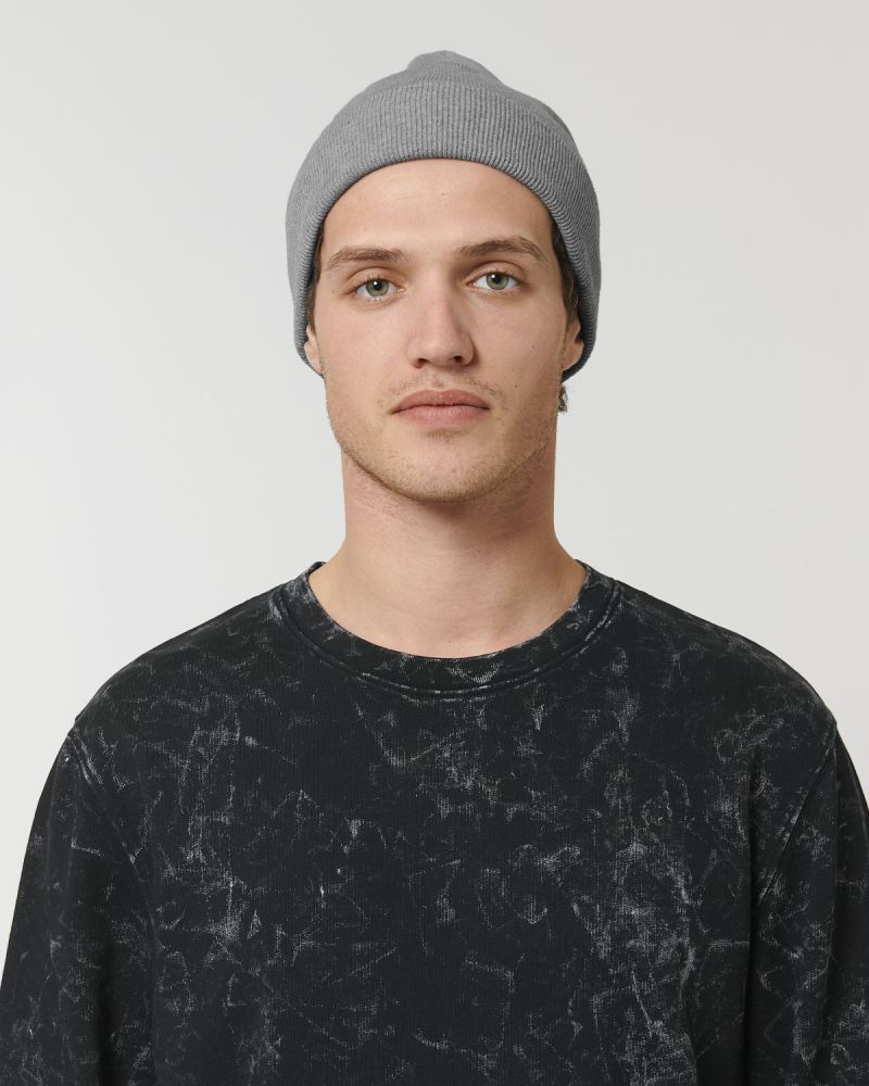 beanie-bio-baumwolle-recyeltes-pet_Rib-Beanie_Mid-Heather-Grey_Studio_Front_Main_1