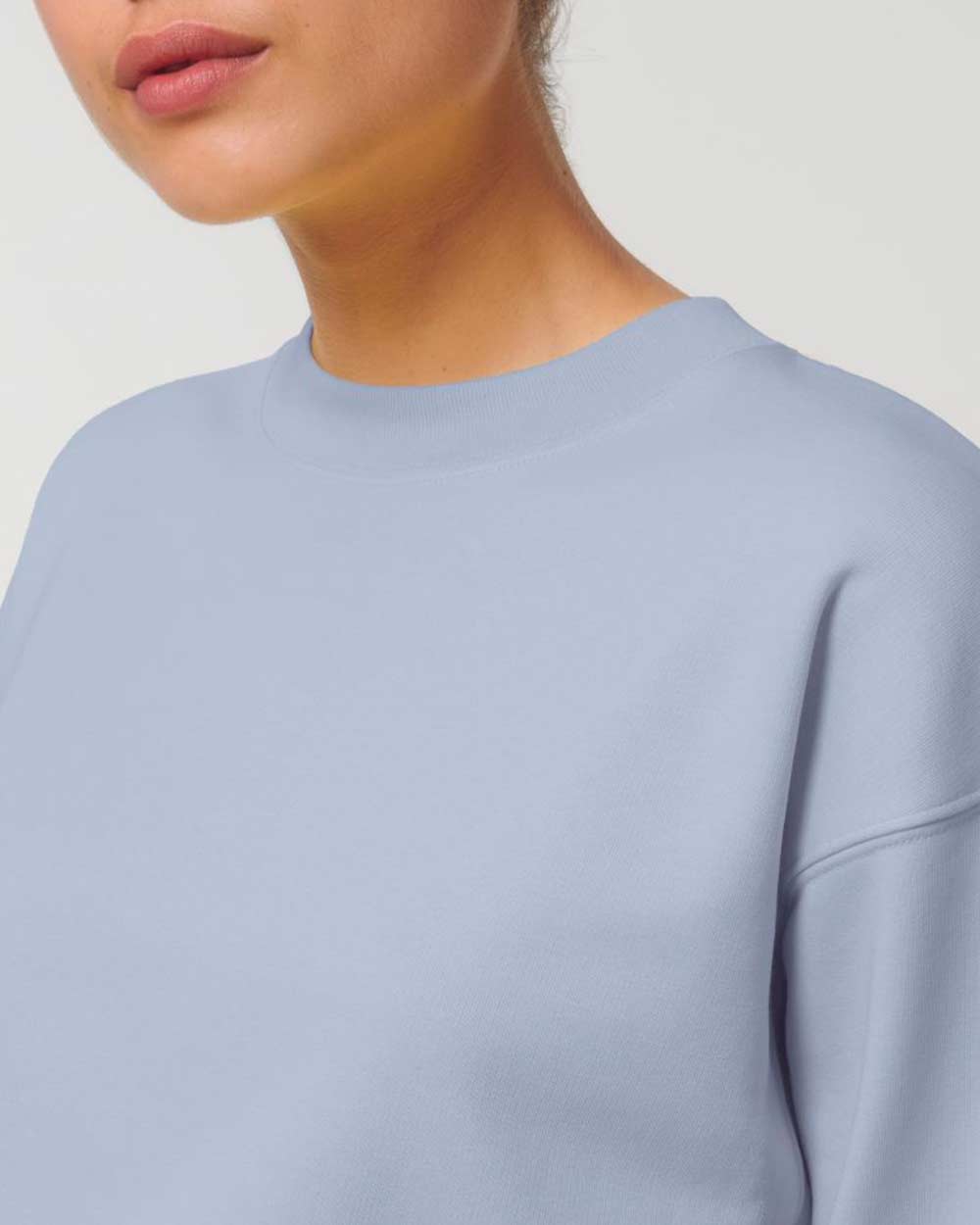 bio-damen-sweatshirt_fair_nachhaltig_serene_blue_03