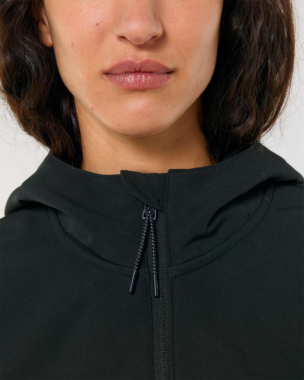 damen-softshell-kapuzenjacke-recycelt-black_08