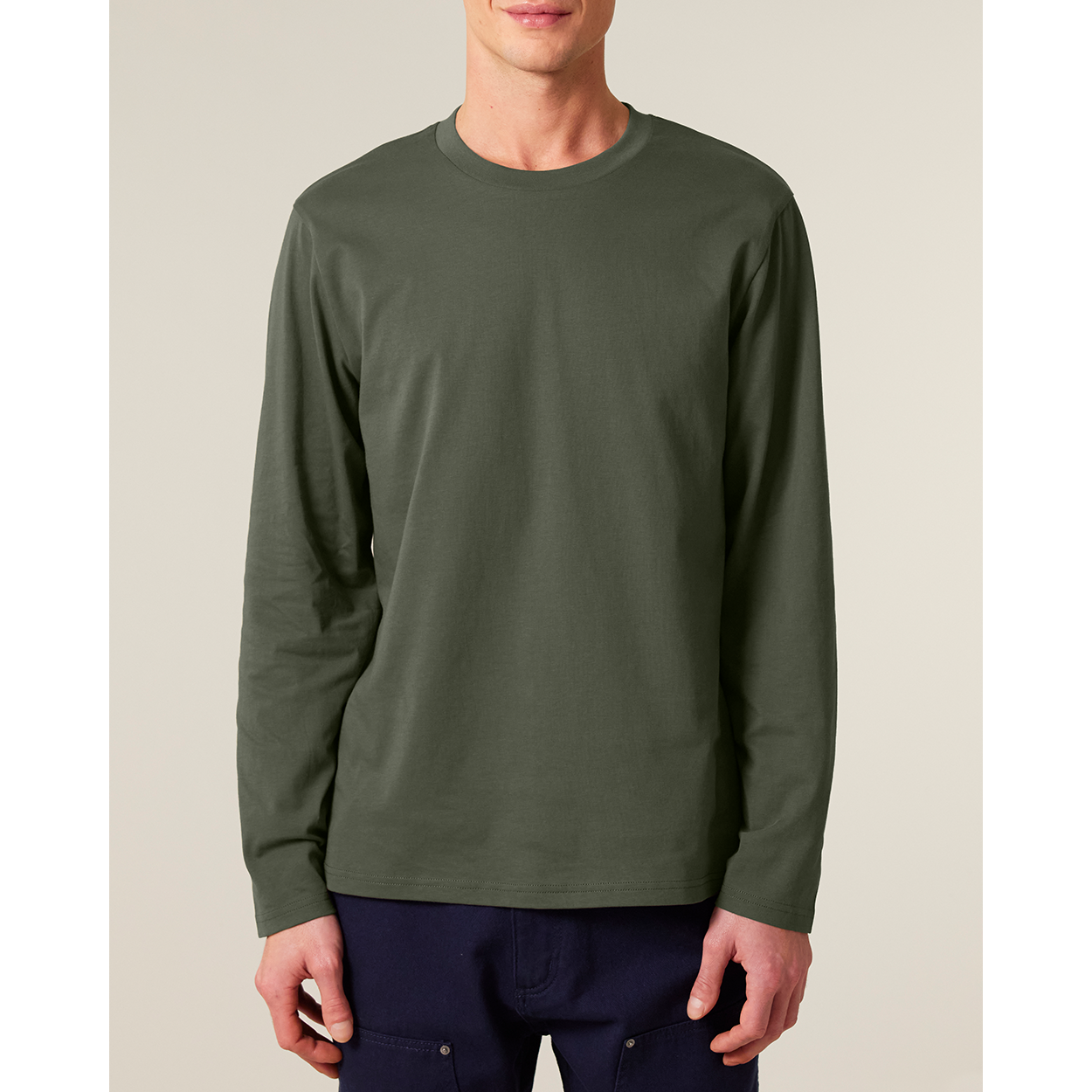 Unisex-Basic-Longsleeve-YTWOO-100-Bio-Baumwolle-Eco-Fair-Produziert-Nachhaltig-Khaki-STUDIO-FRONT