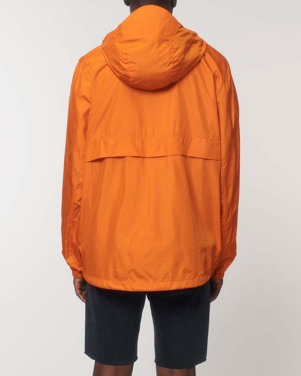 nachhaltige-ueberzieh-regenjacke-recycelt-flame_orange_11