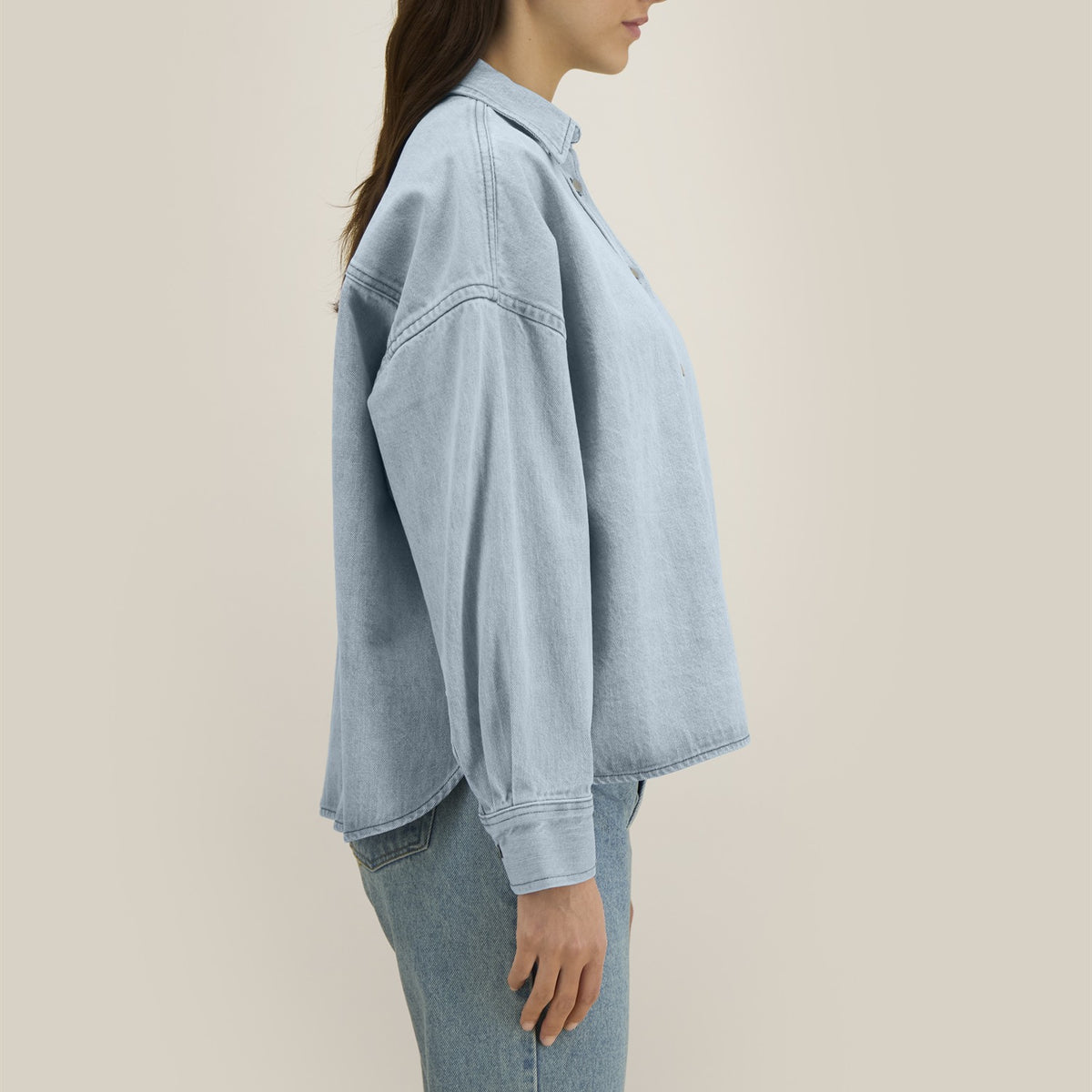 Damen Denim Overshirt Light Wash – Seitenansicht rechts
